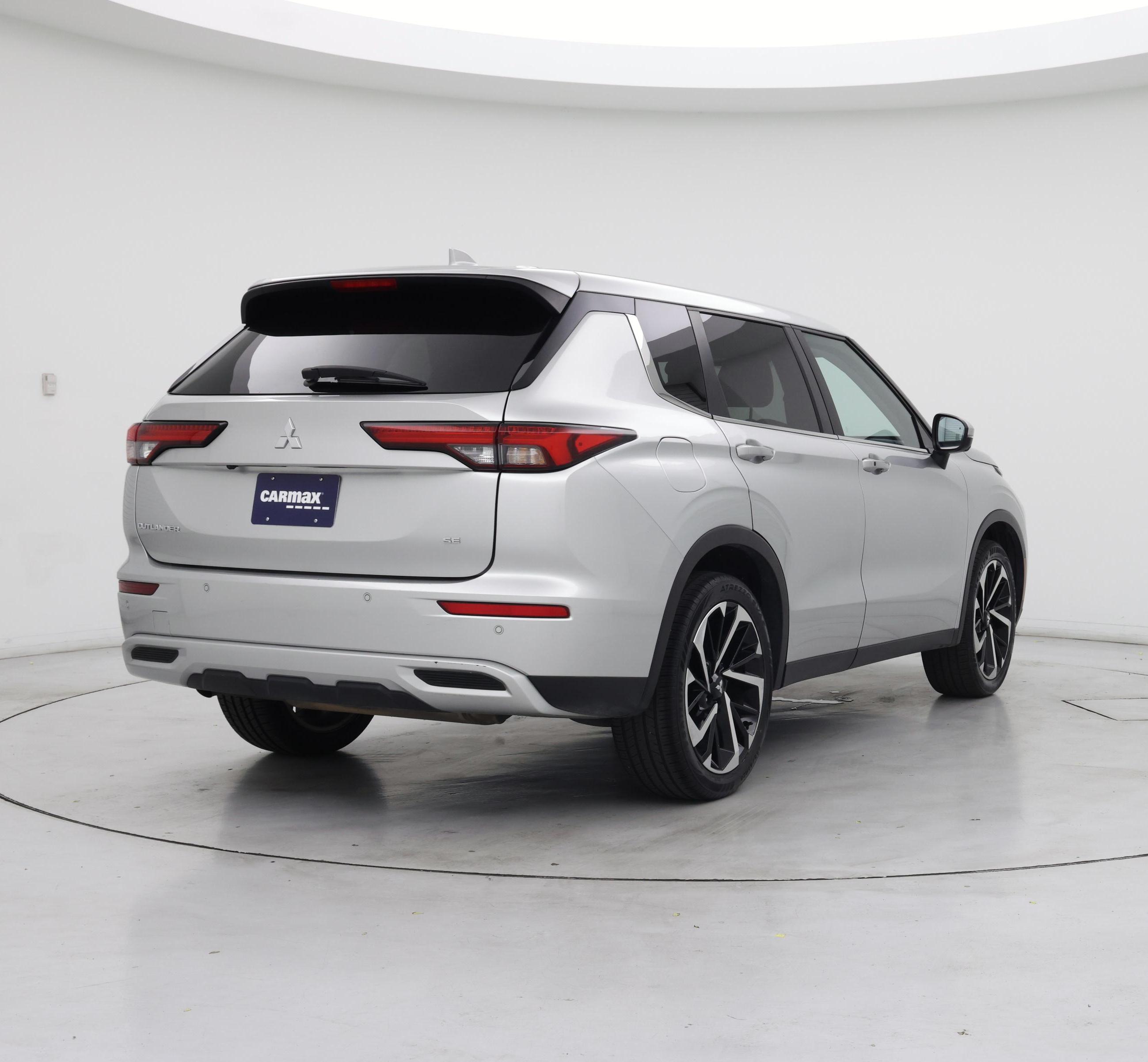 Thumbnail: 2024 Mitsubishi Outlander - 8