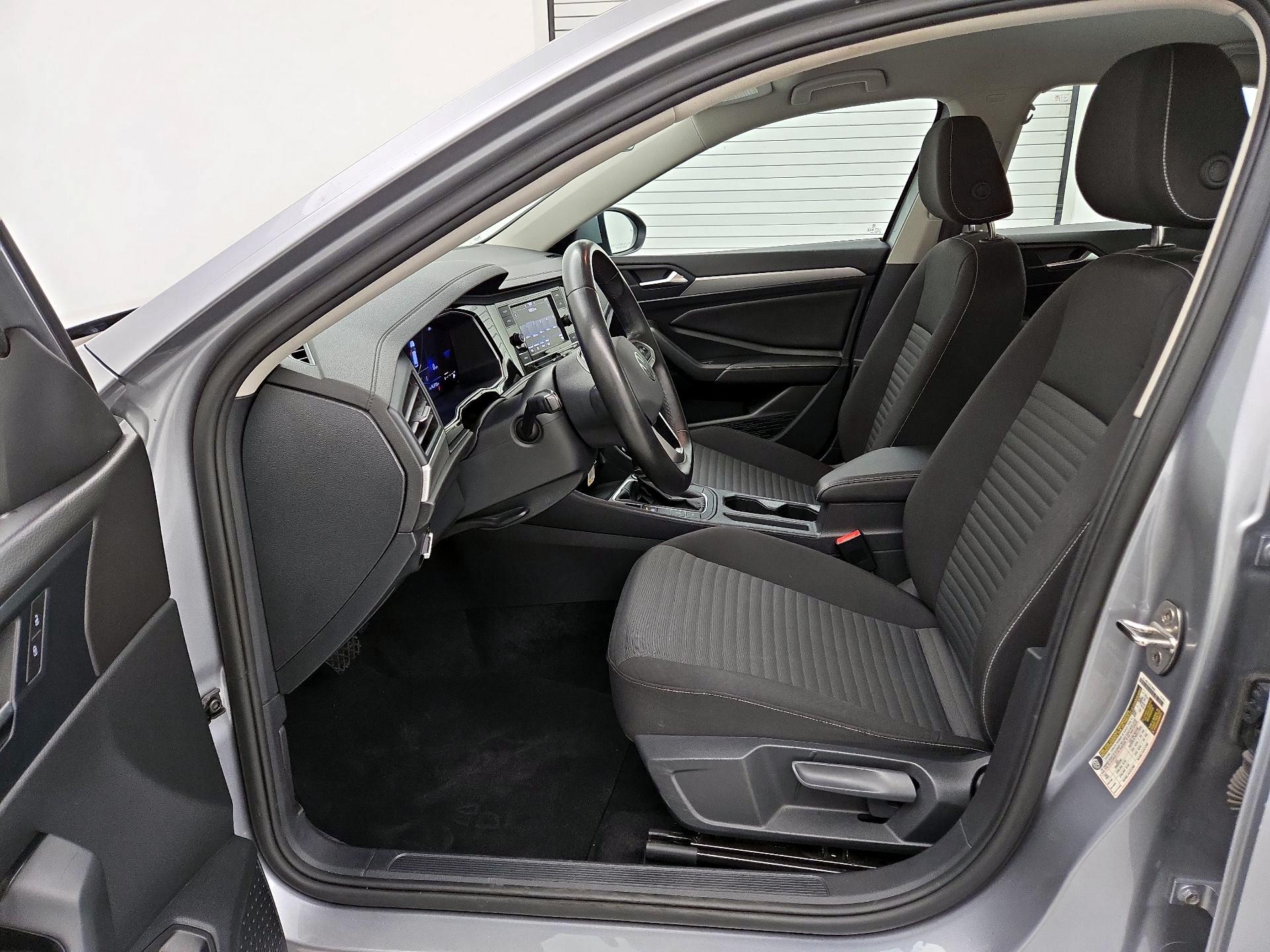 Thumbnail: 2024 Volkswagen Jetta - 11
