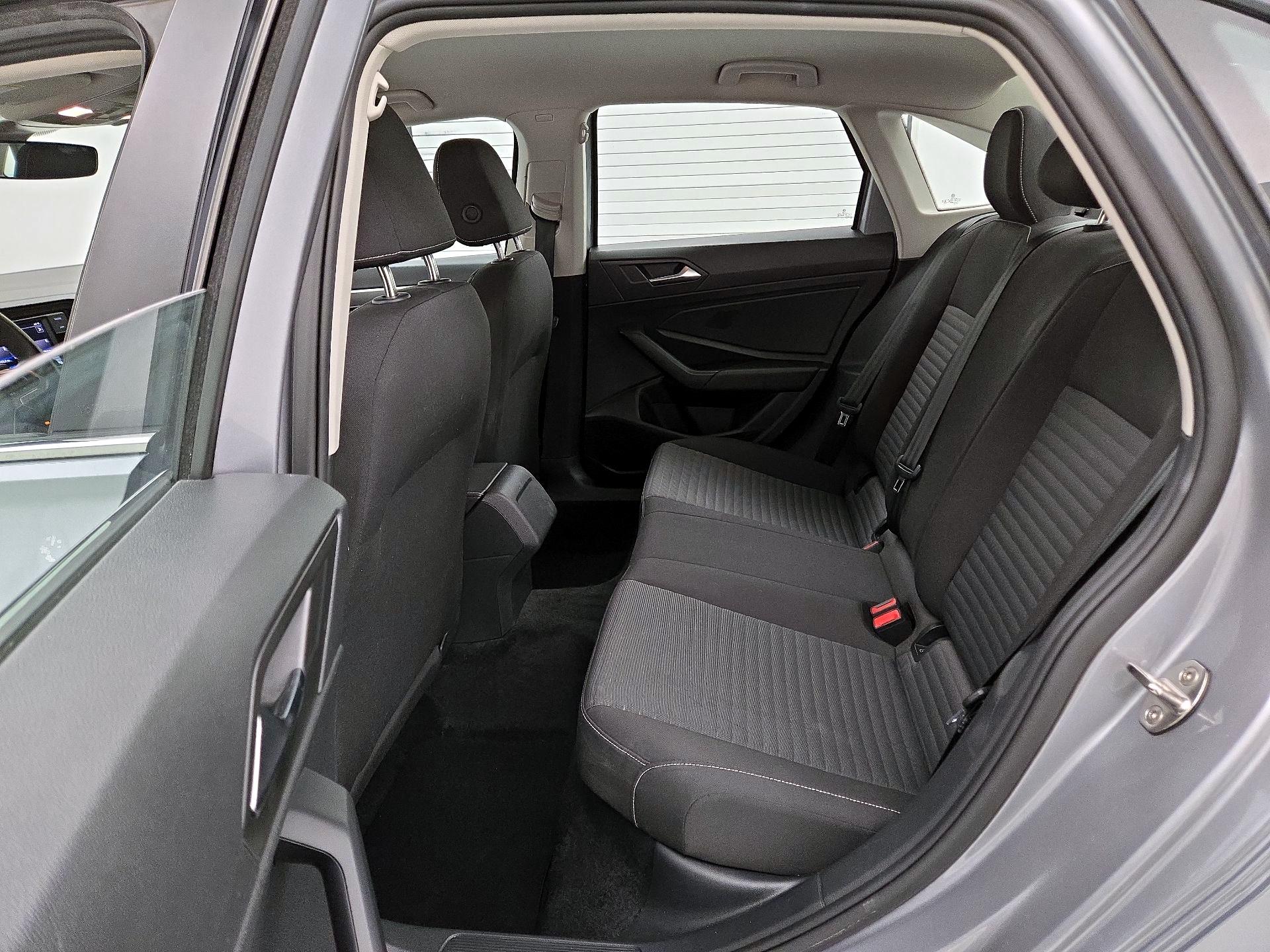 Thumbnail: 2024 Volkswagen Jetta - 18