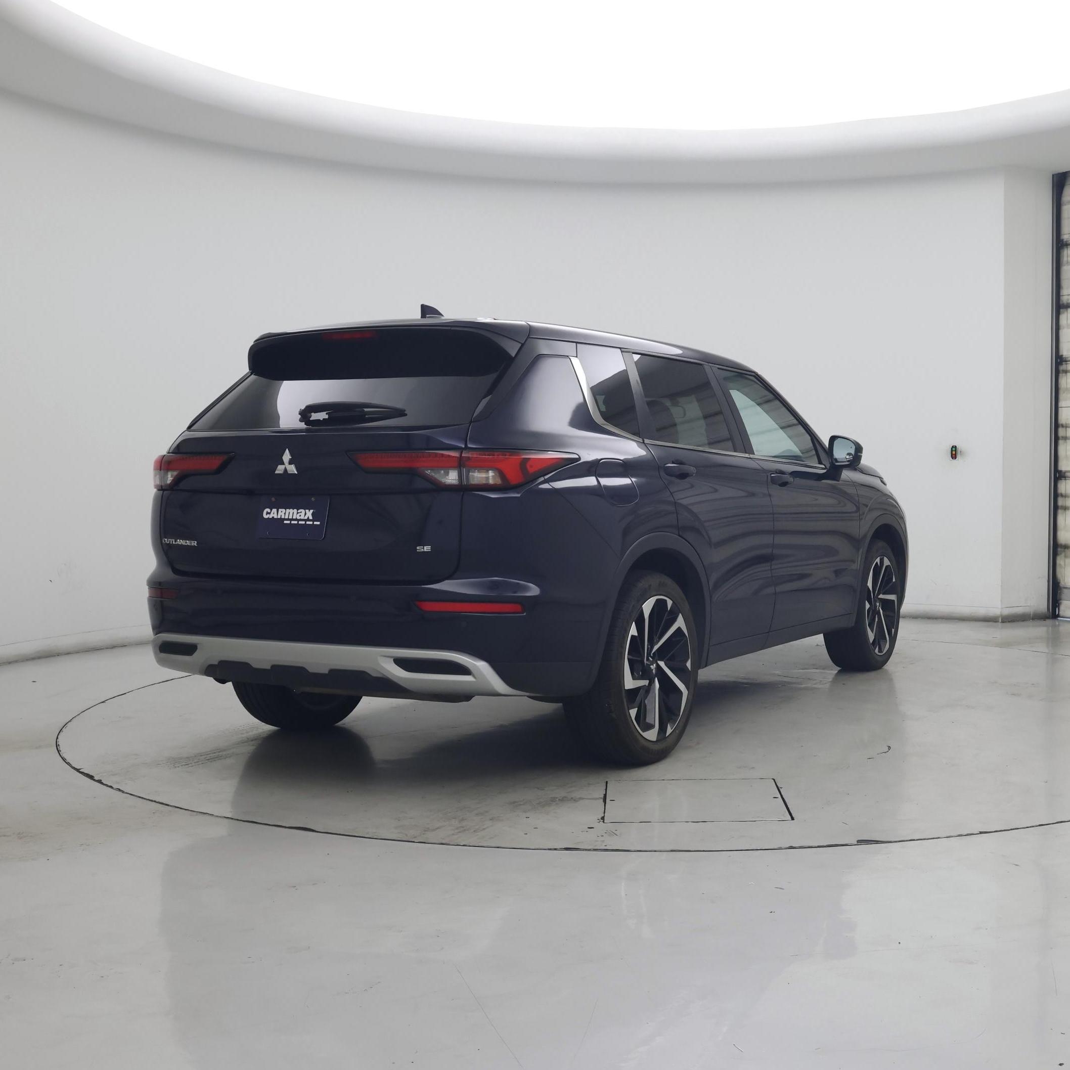 Thumbnail: 2024 Mitsubishi Outlander - 8