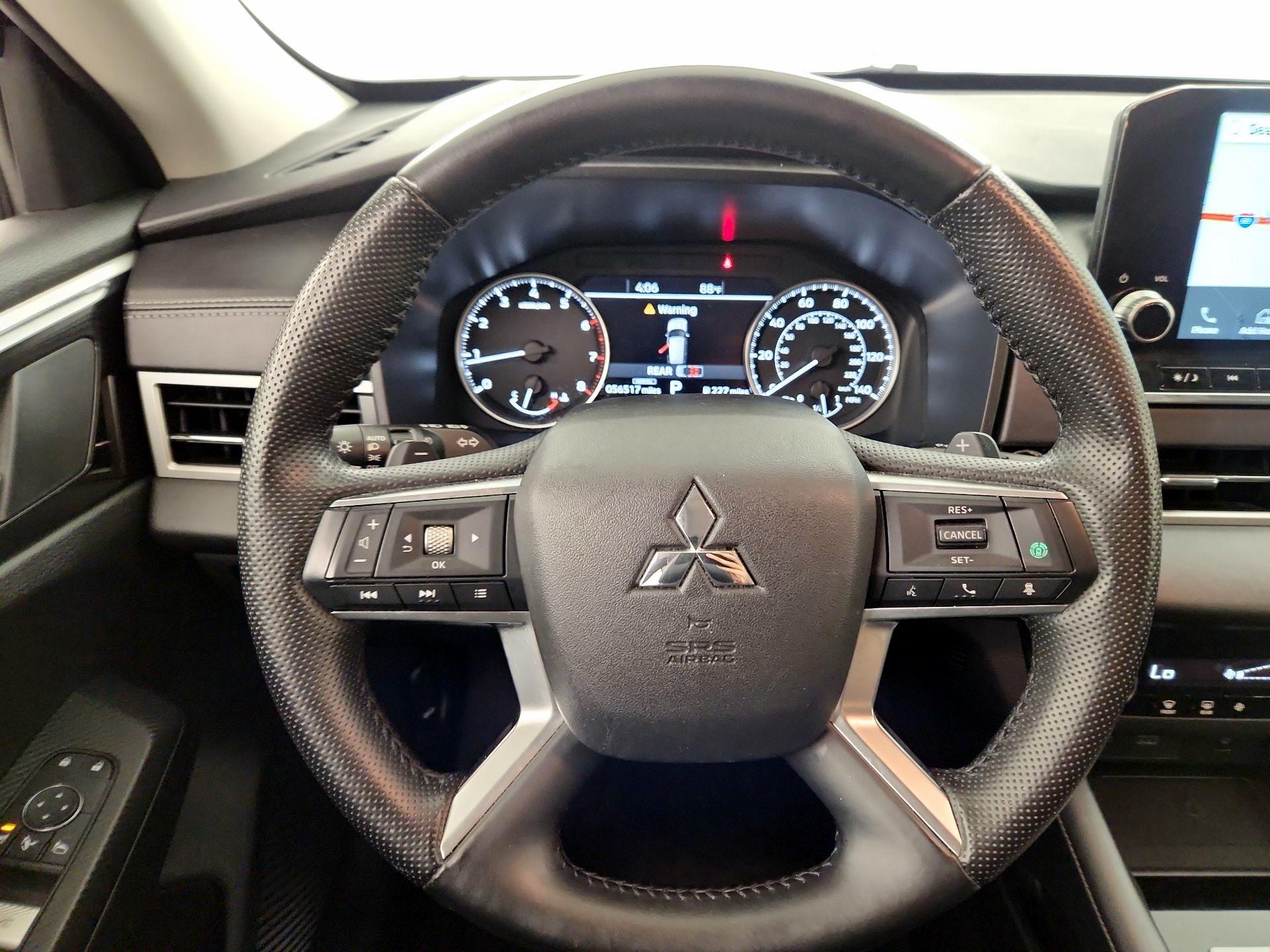 Thumbnail: 2024 Mitsubishi Outlander - 10