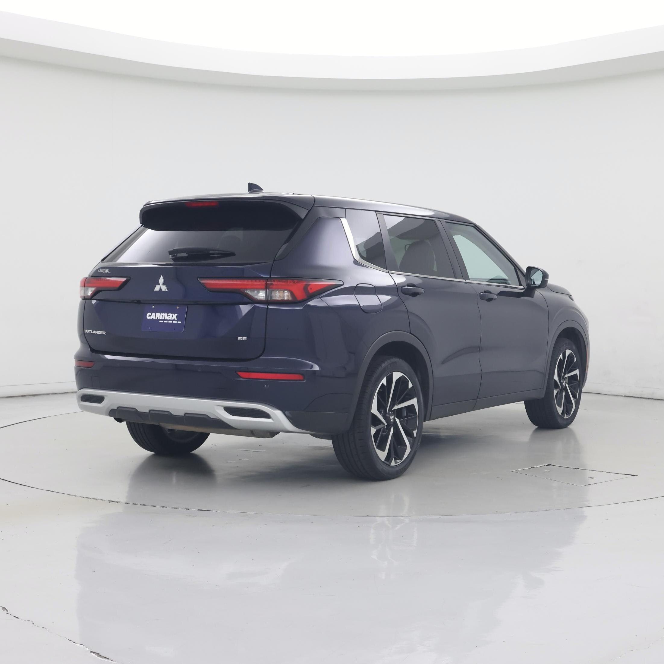 Thumbnail: 2024 Mitsubishi Outlander - 8