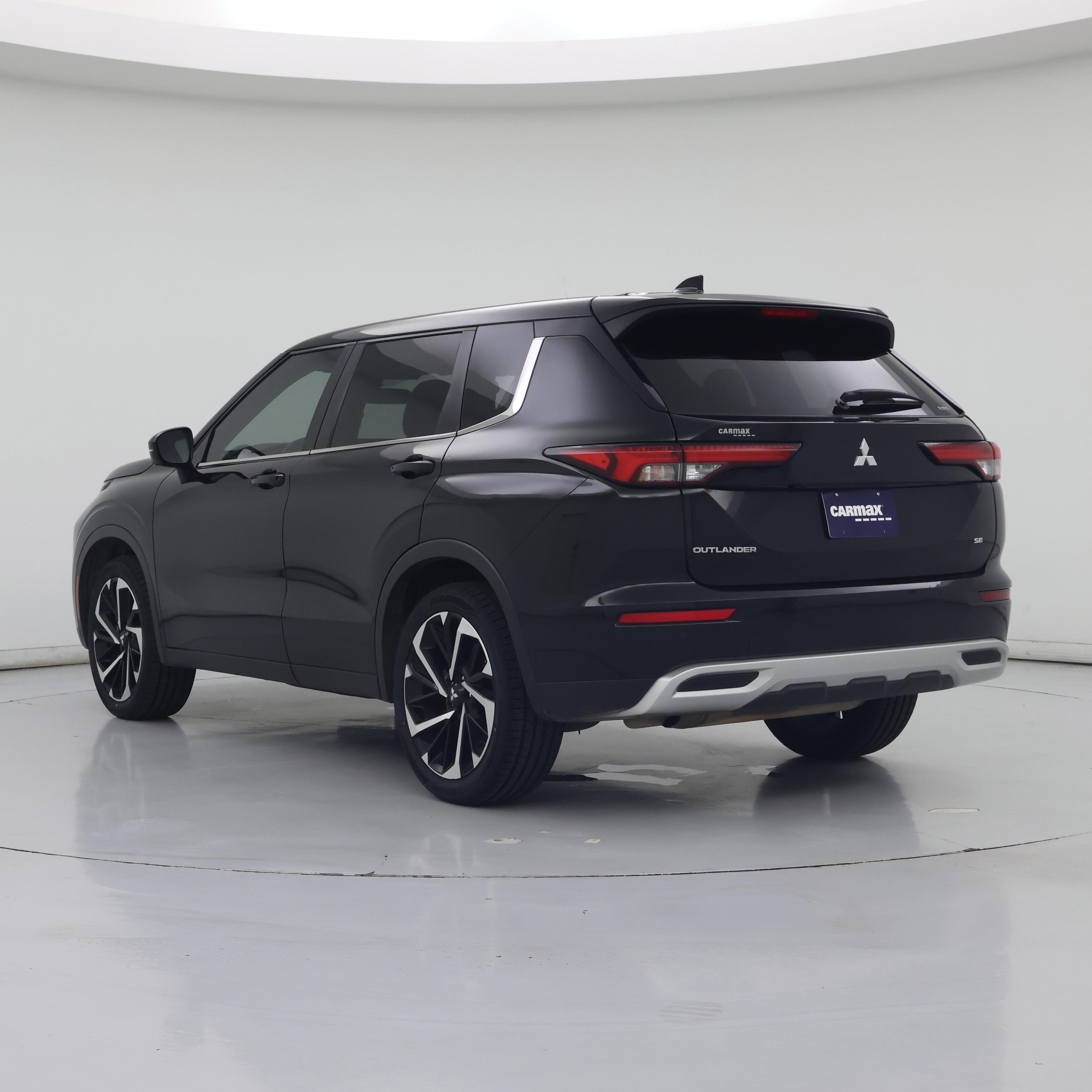 Thumbnail: 2024 Mitsubishi Outlander - 2