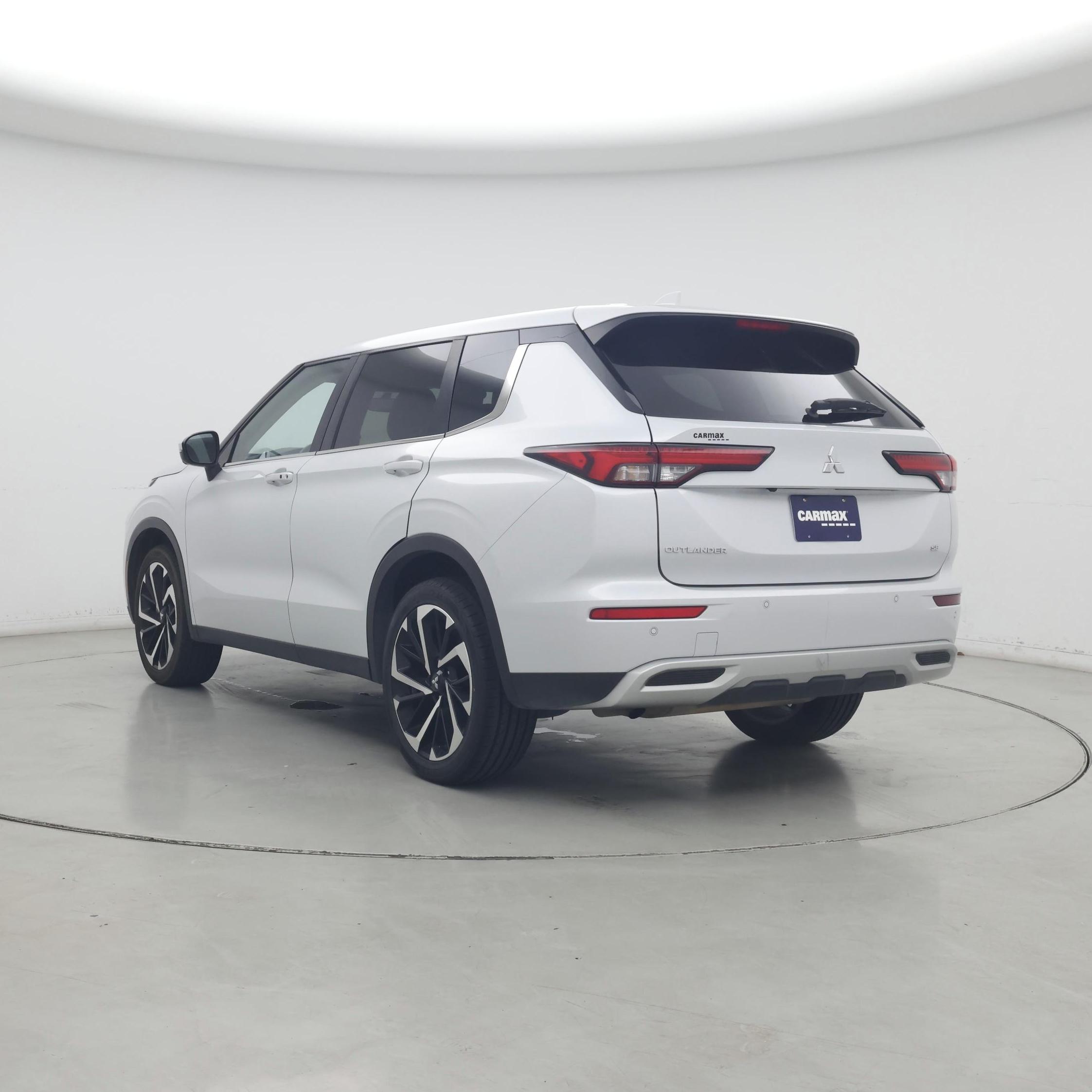 Thumbnail: 2024 Mitsubishi Outlander - 2