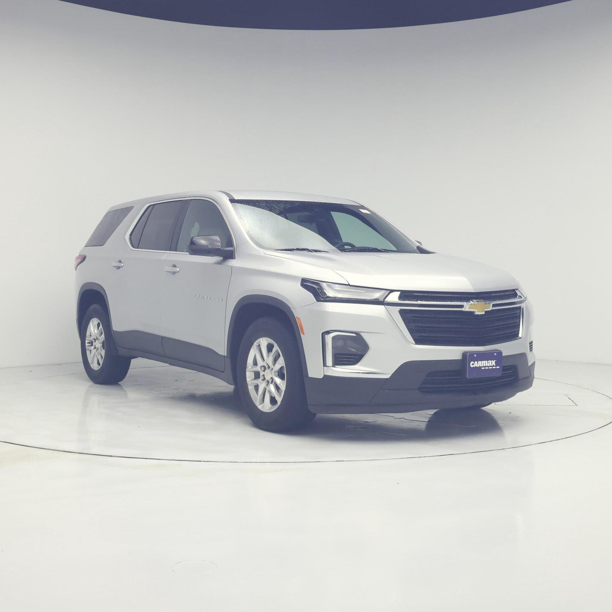 Silver 2022 Chevrolet Traverse SUV / Crossover Four-Wheel Drive Automatic
