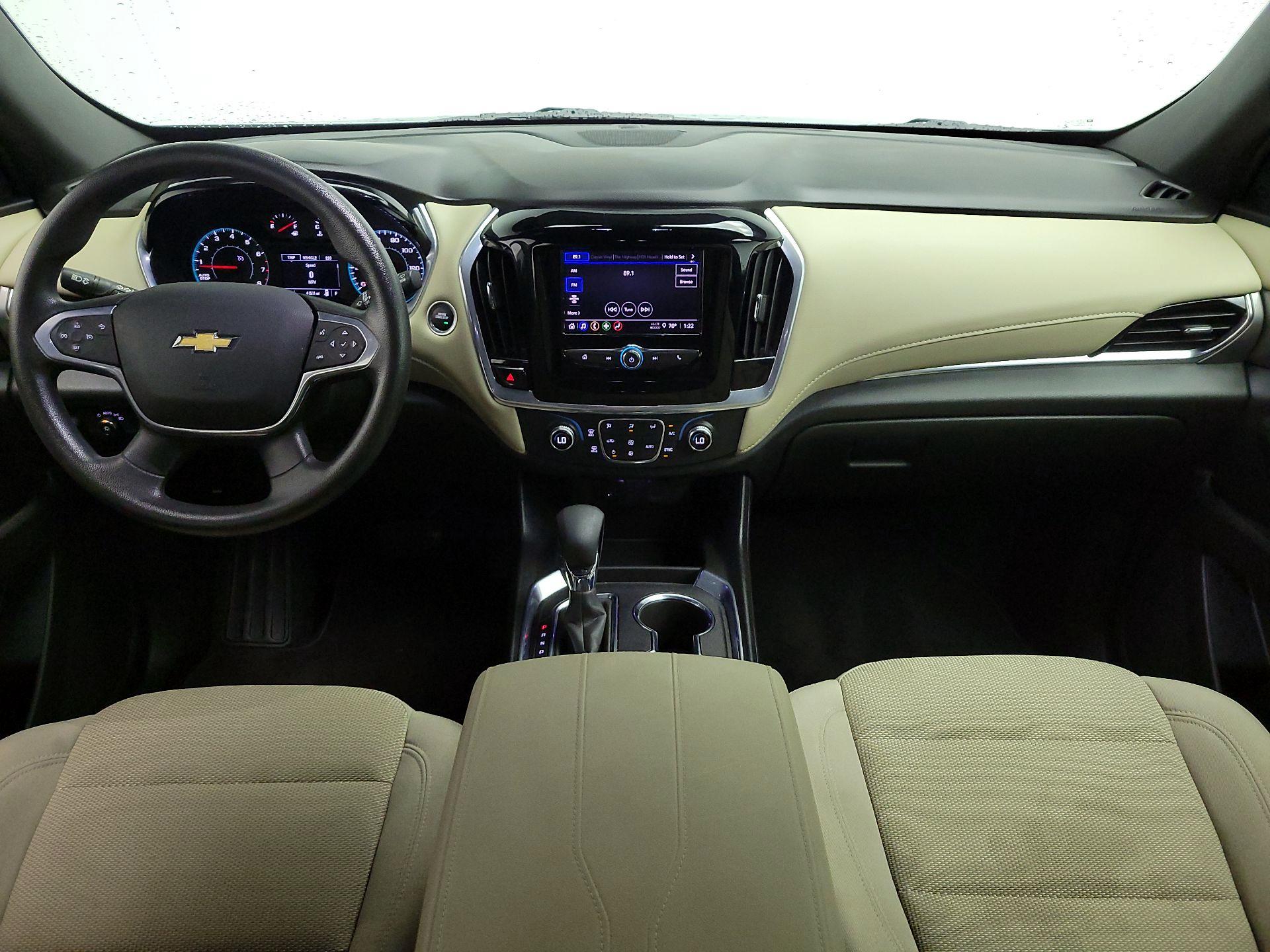 Thumbnail: 2022 Chevrolet Traverse - 9