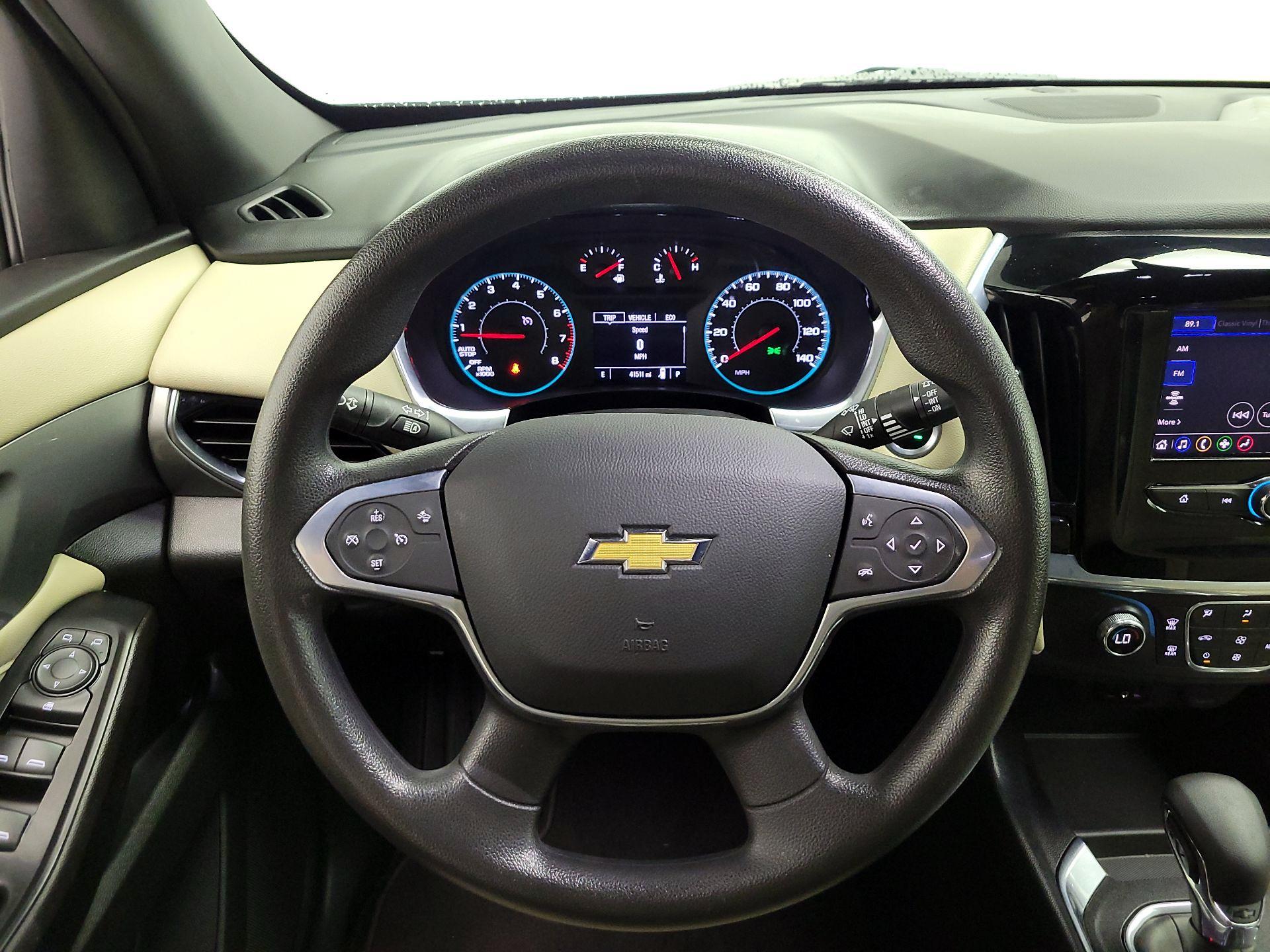 Thumbnail: 2022 Chevrolet Traverse - 10