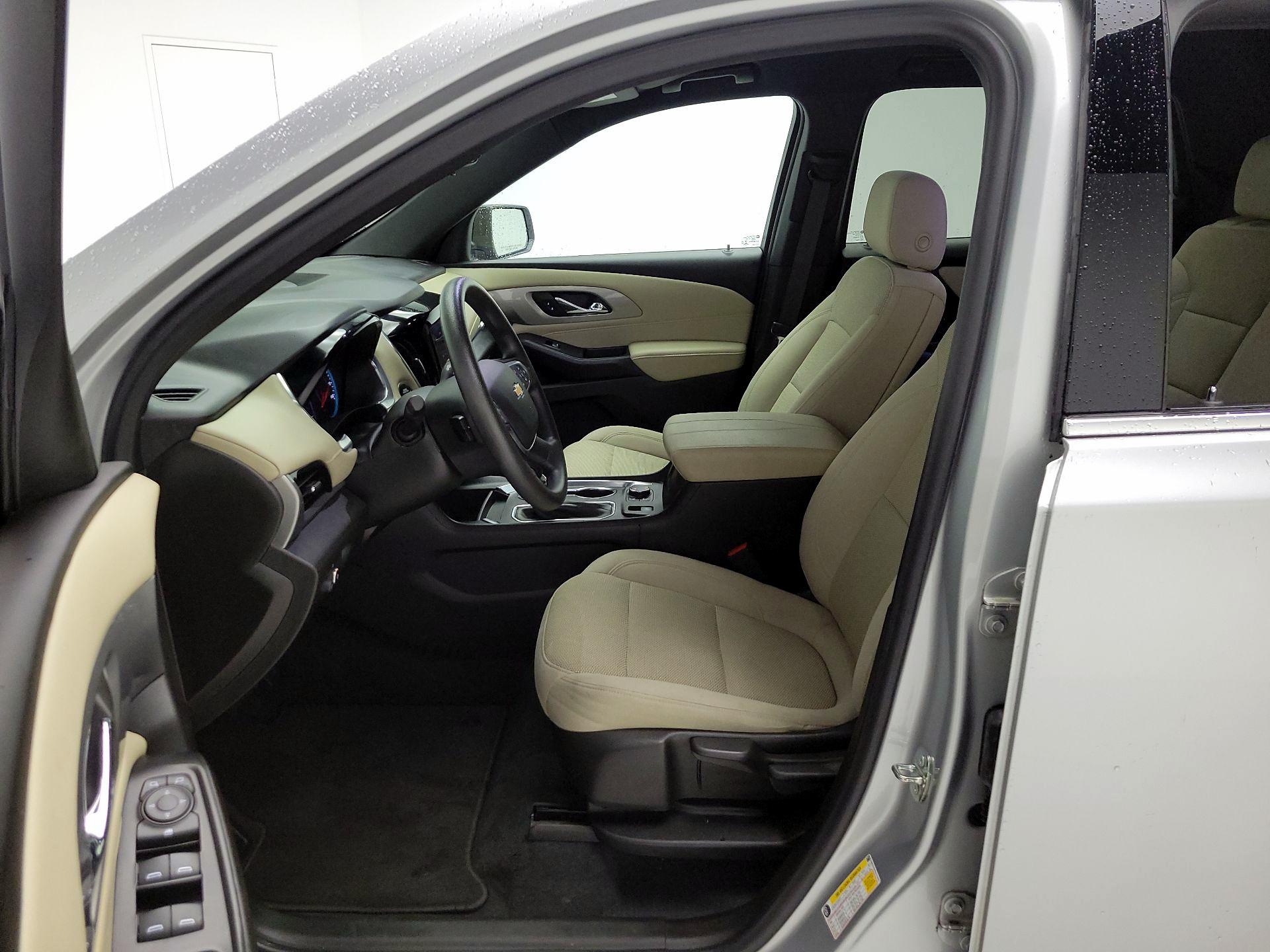 Thumbnail: 2022 Chevrolet Traverse - 11