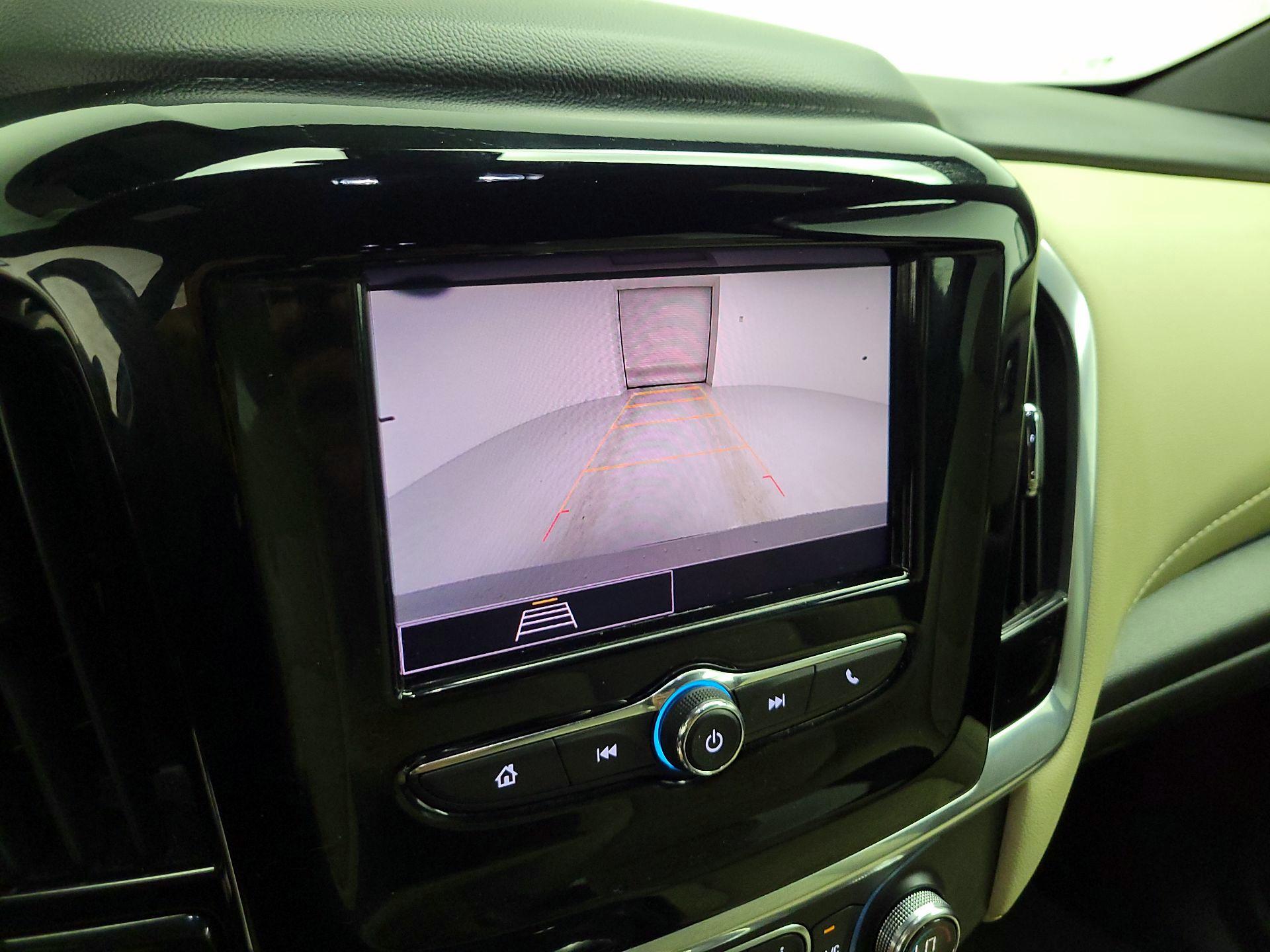 Thumbnail: 2022 Chevrolet Traverse - 13