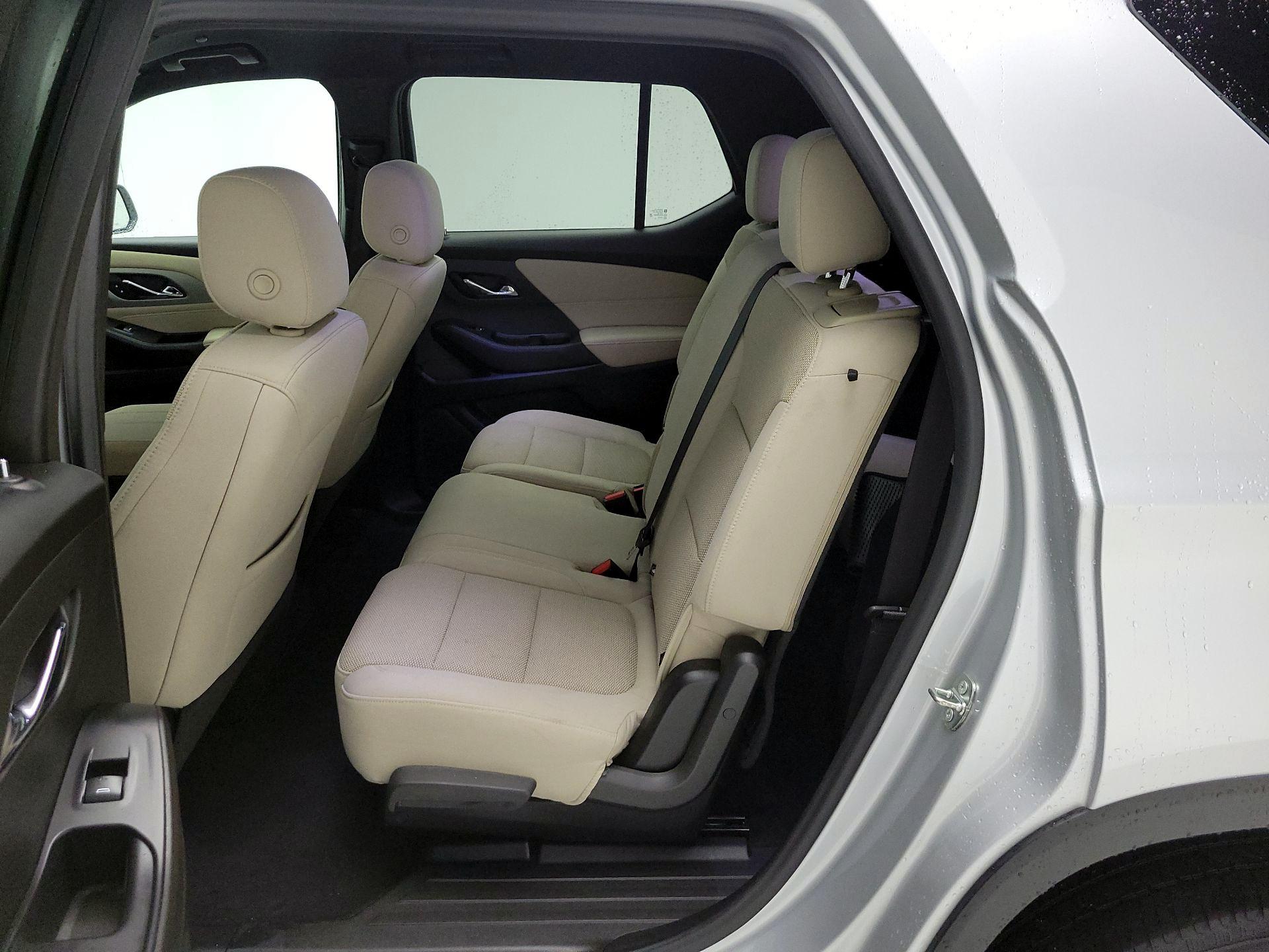 Thumbnail: 2022 Chevrolet Traverse - 17