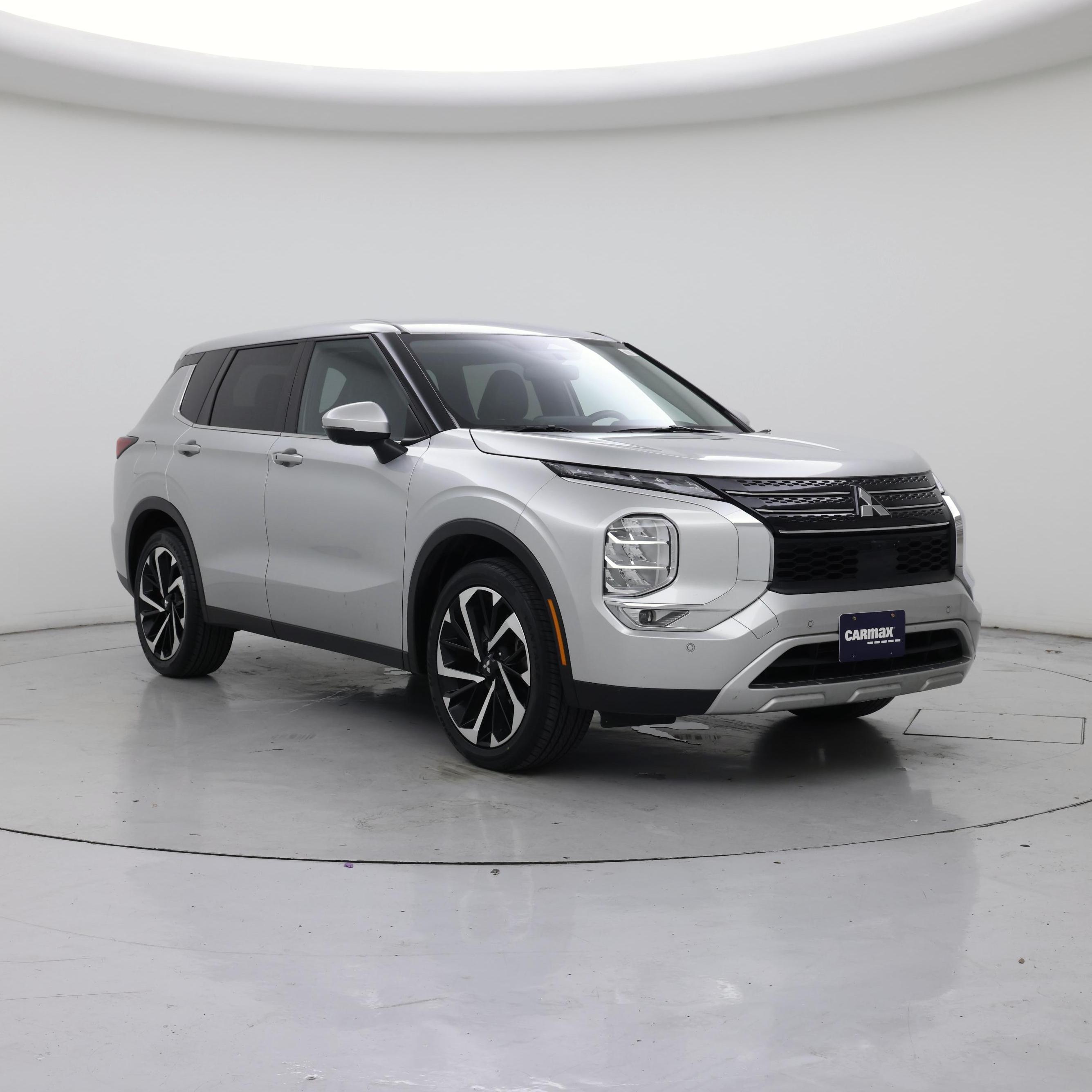 Silver 2024 Mitsubishi Outlander SUV / Crossover Front-Wheel Drive Automatic
