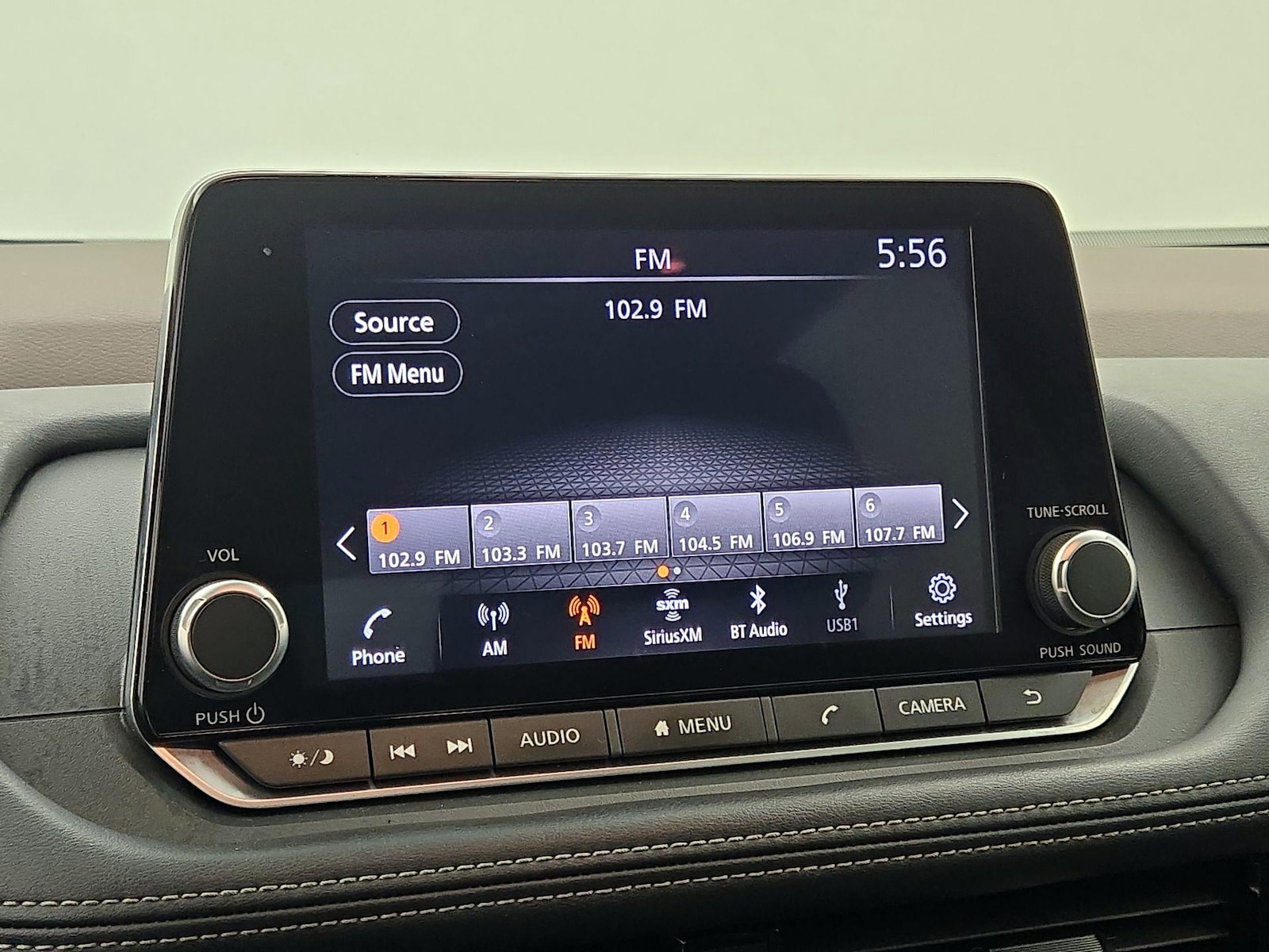 2022 Nissan Rogue SV - Photo 16