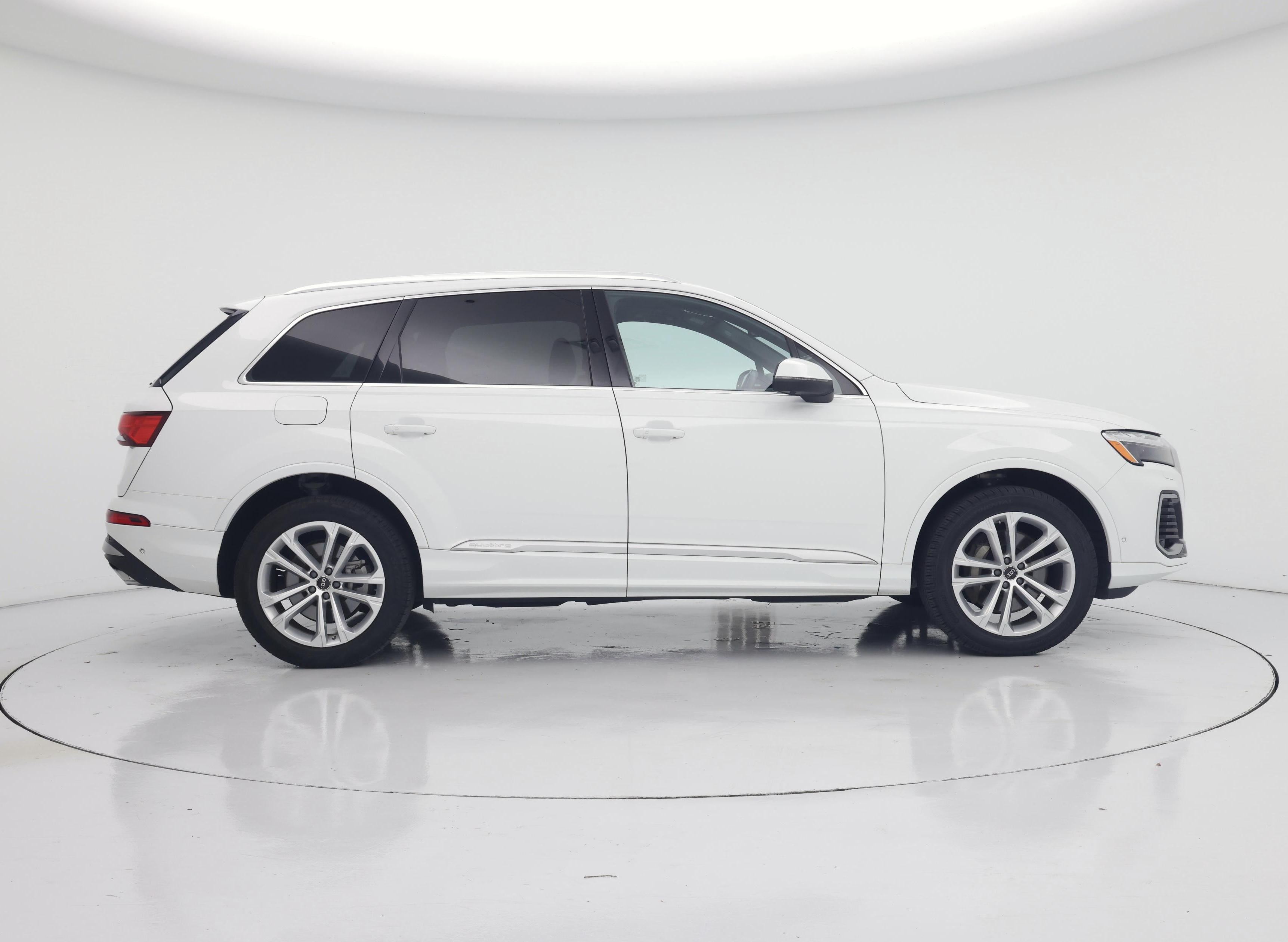 Thumbnail: 2025 Audi Q7 - 7