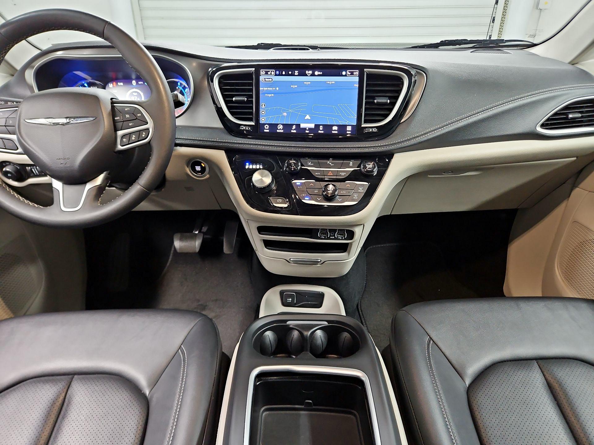 Thumbnail: 2024 Chrysler Pacifica - 9