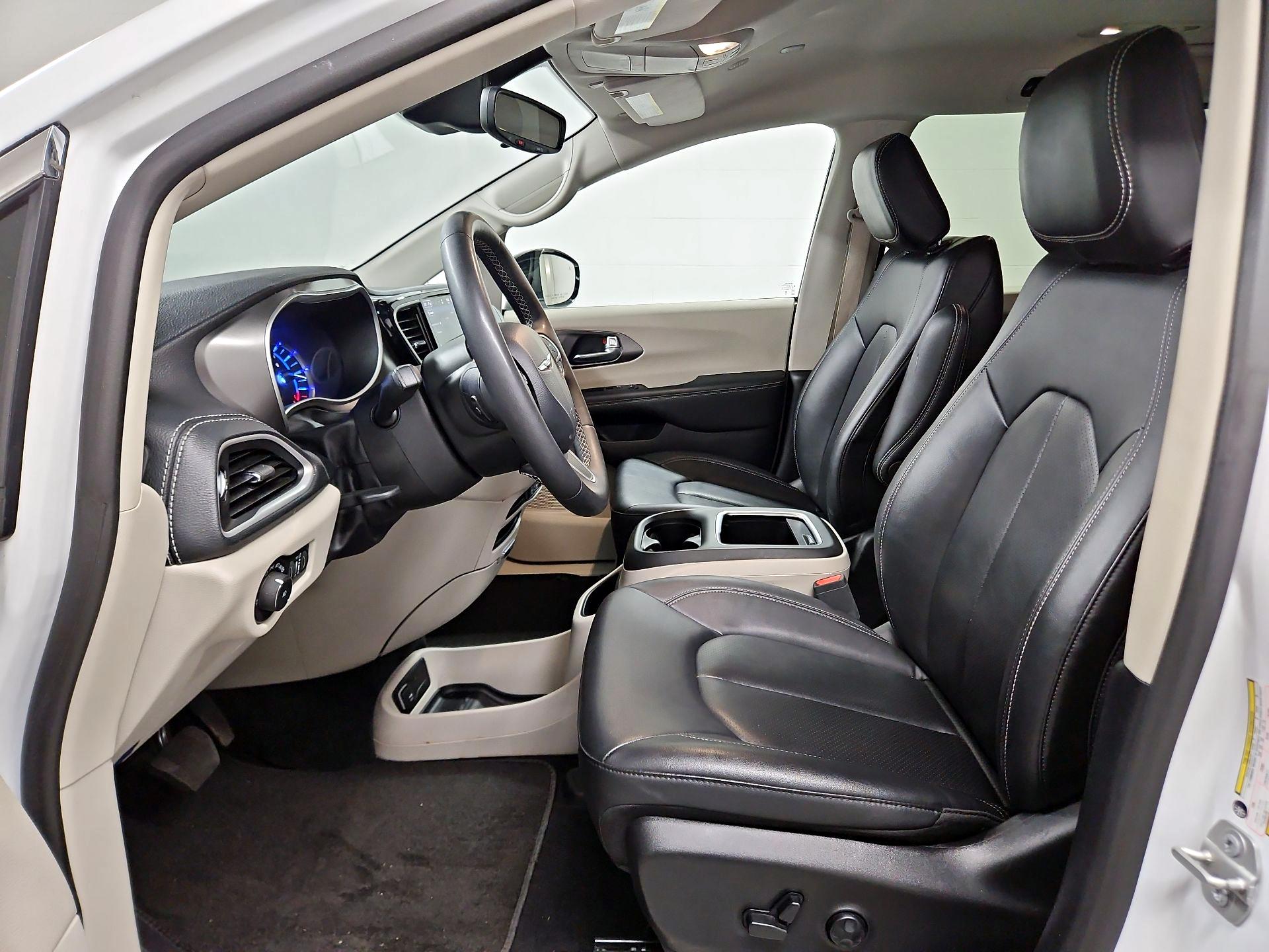 Thumbnail: 2024 Chrysler Pacifica - 11