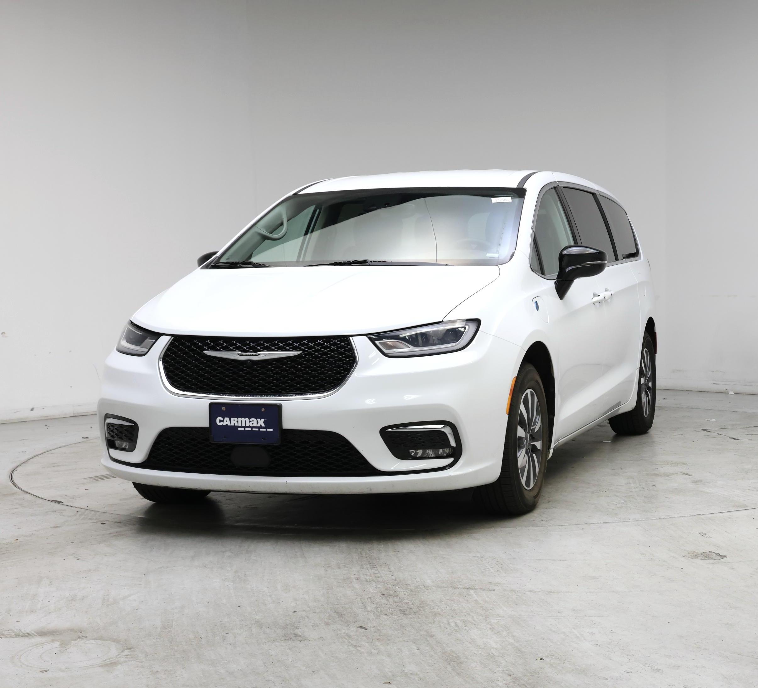 Thumbnail: 2024 Chrysler Pacifica - 4