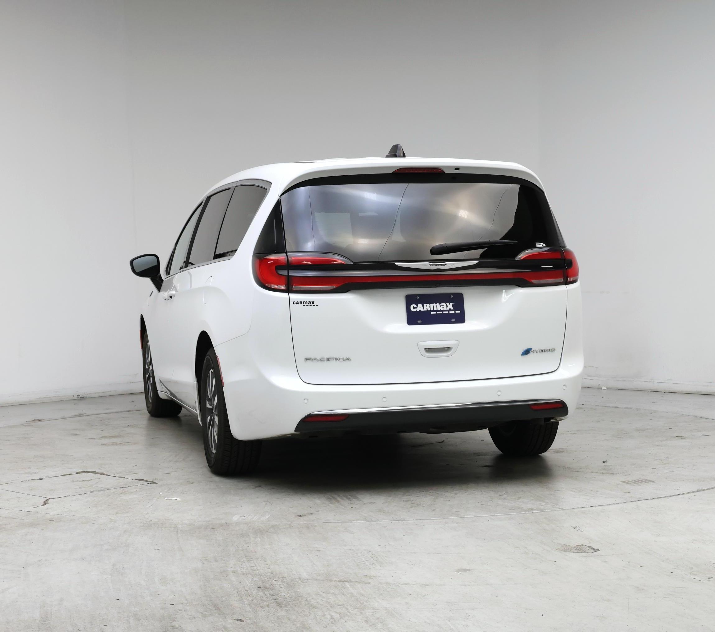 Thumbnail: 2024 Chrysler Pacifica - 6