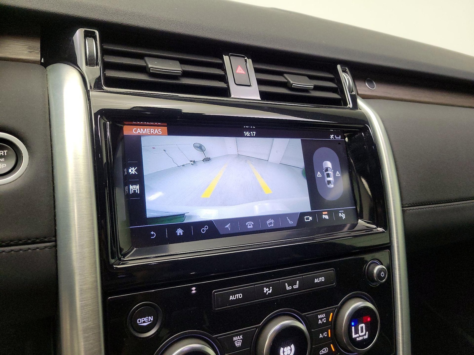 2020 Land Rover Discovery HSE - Photo 16