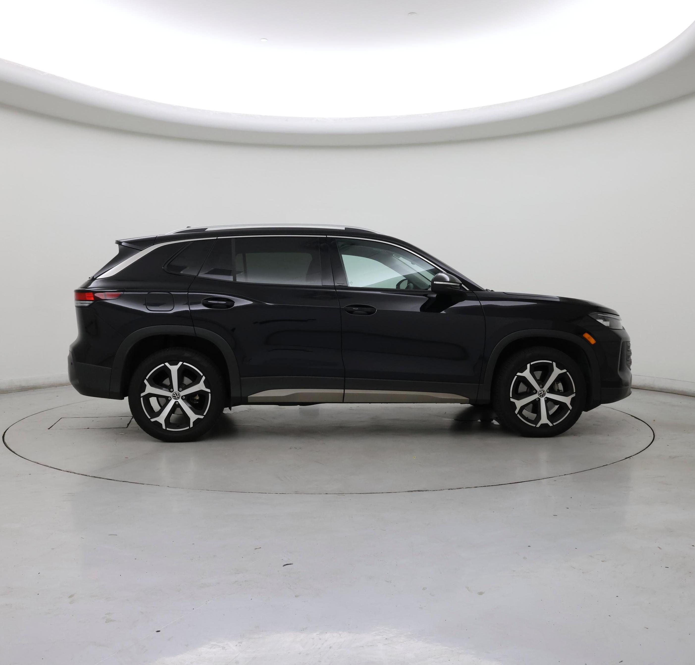 Thumbnail: 2025 Volkswagen Tiguan - 7