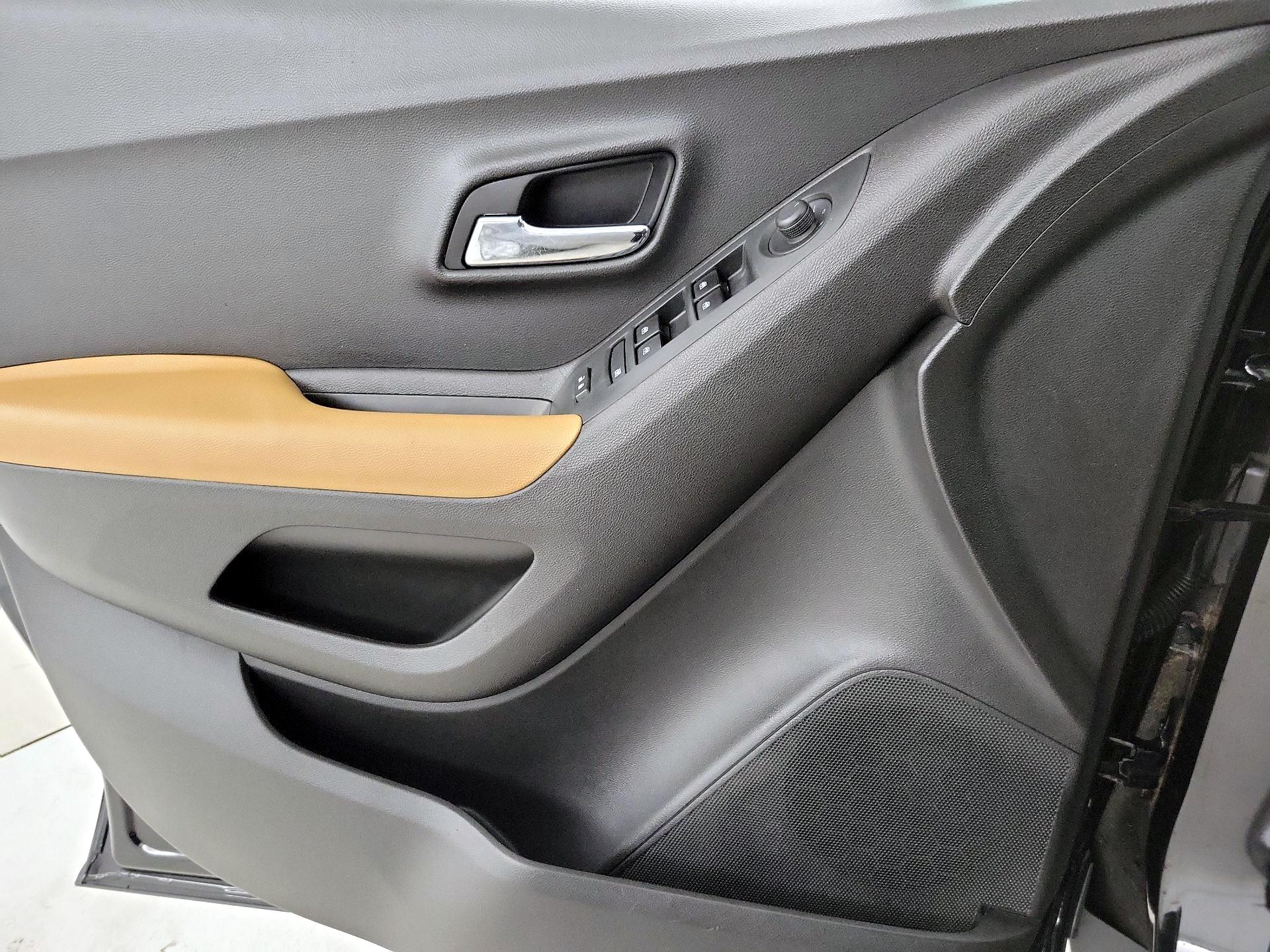 Thumbnail: 2020 Chevrolet Trax - 12
