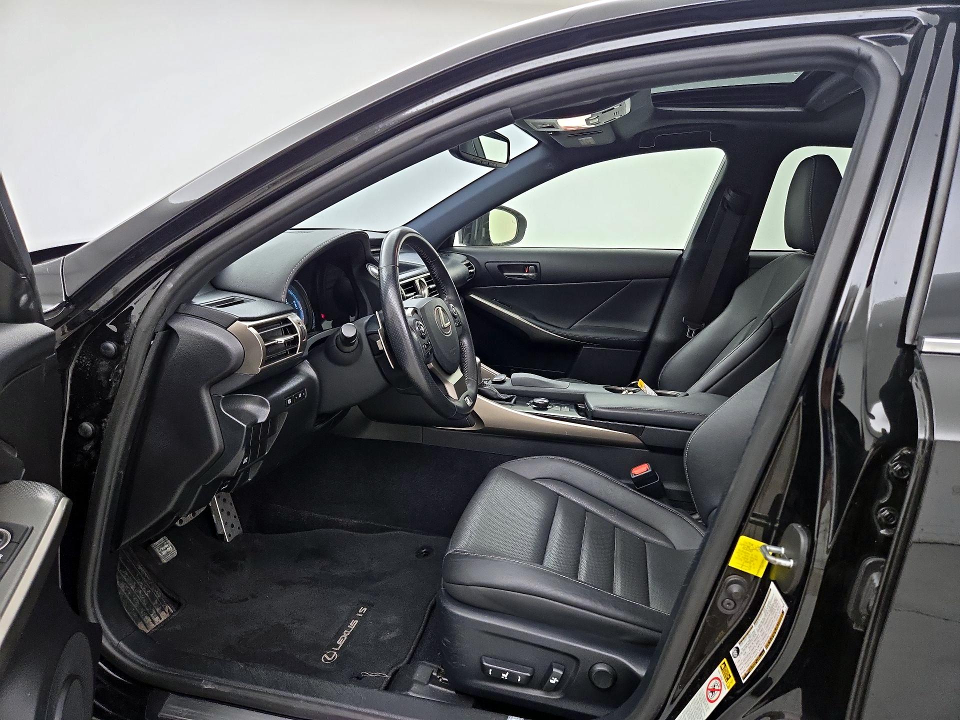 Thumbnail: 2014 Lexus IS - 11
