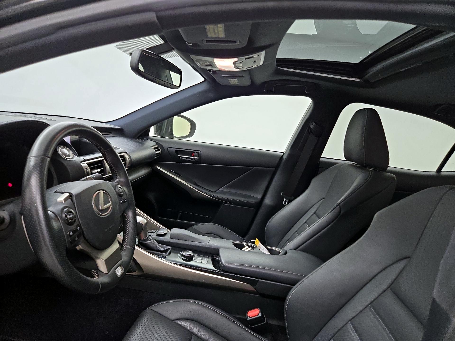 Thumbnail: 2014 Lexus IS - 20