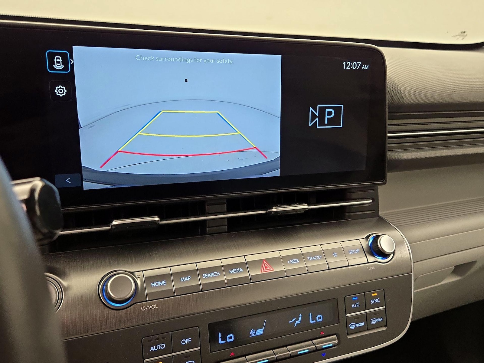 2025 Hyundai Kona SEL - Photo 15