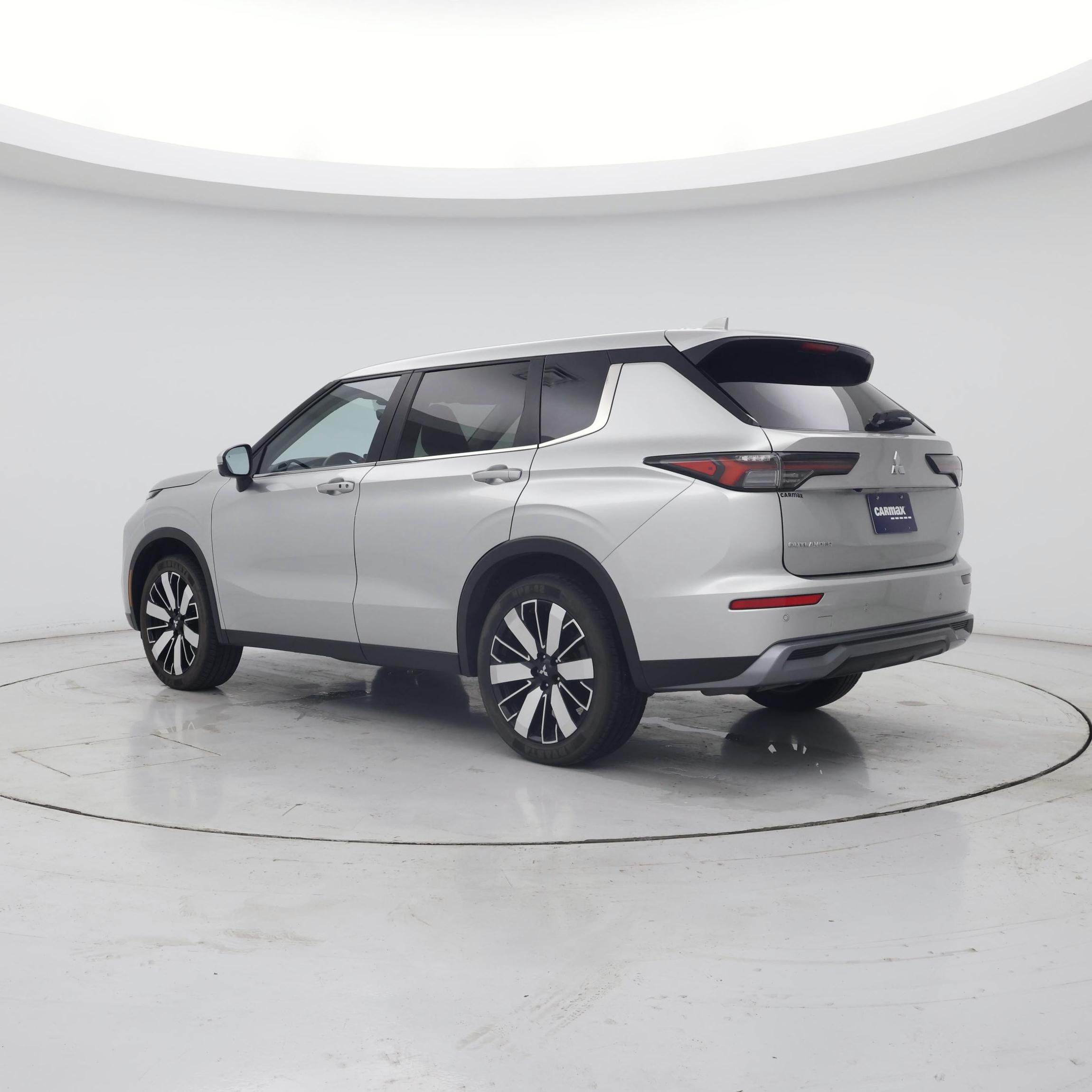 Thumbnail: 2025 Mitsubishi Outlander - 2