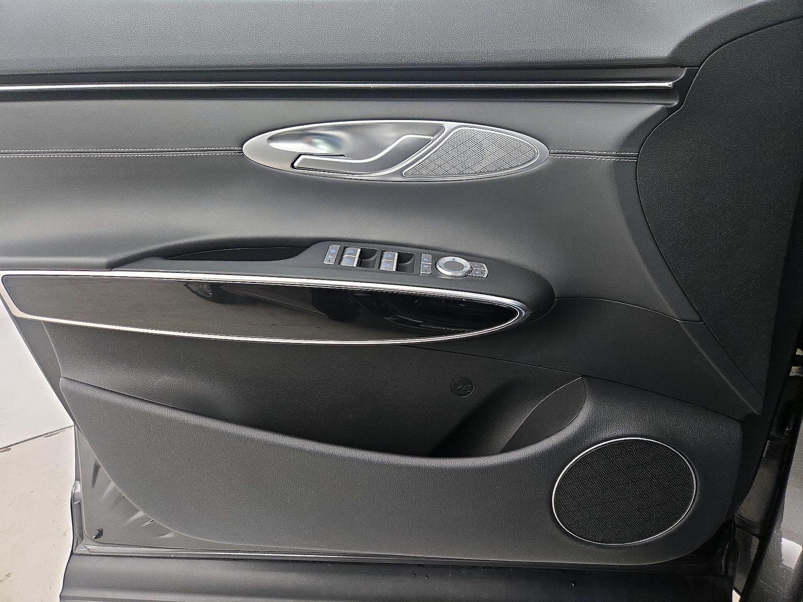 2025 GENESIS GV70 Standard - Photo 13