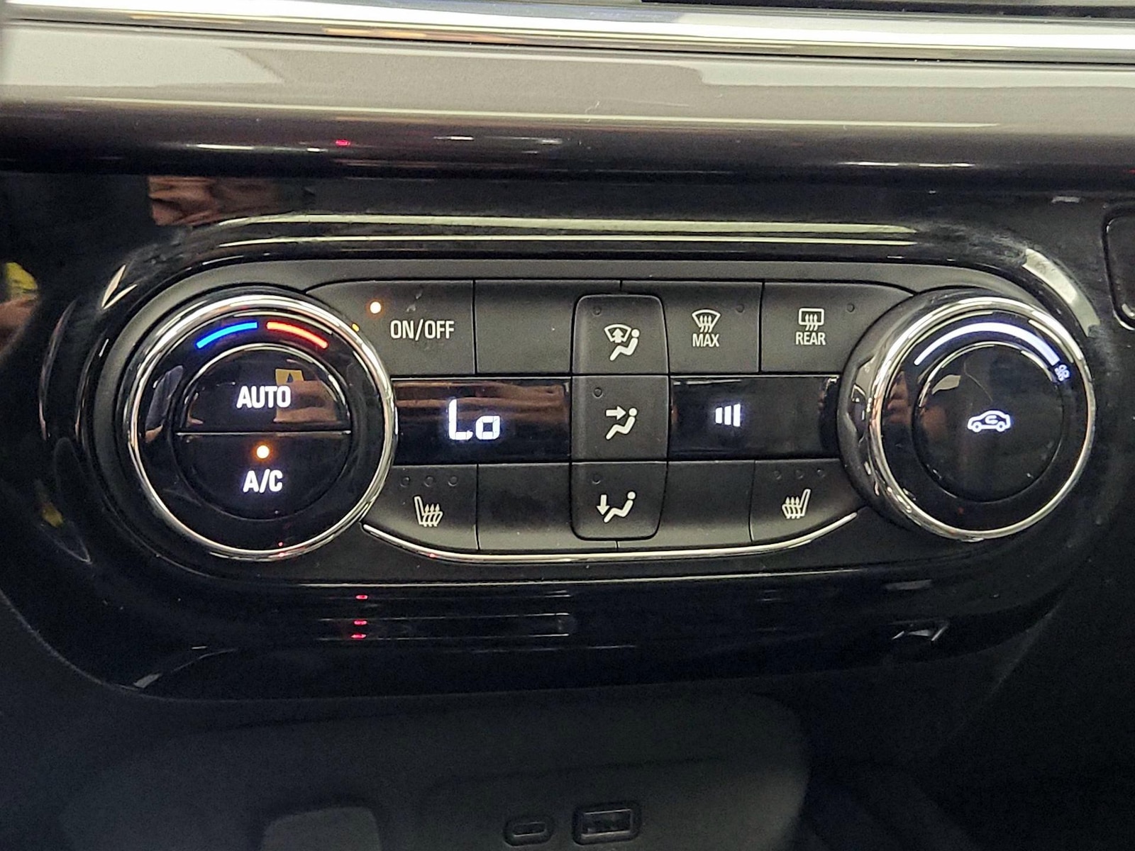 2025 Chevrolet Trax Activ - Photo 17