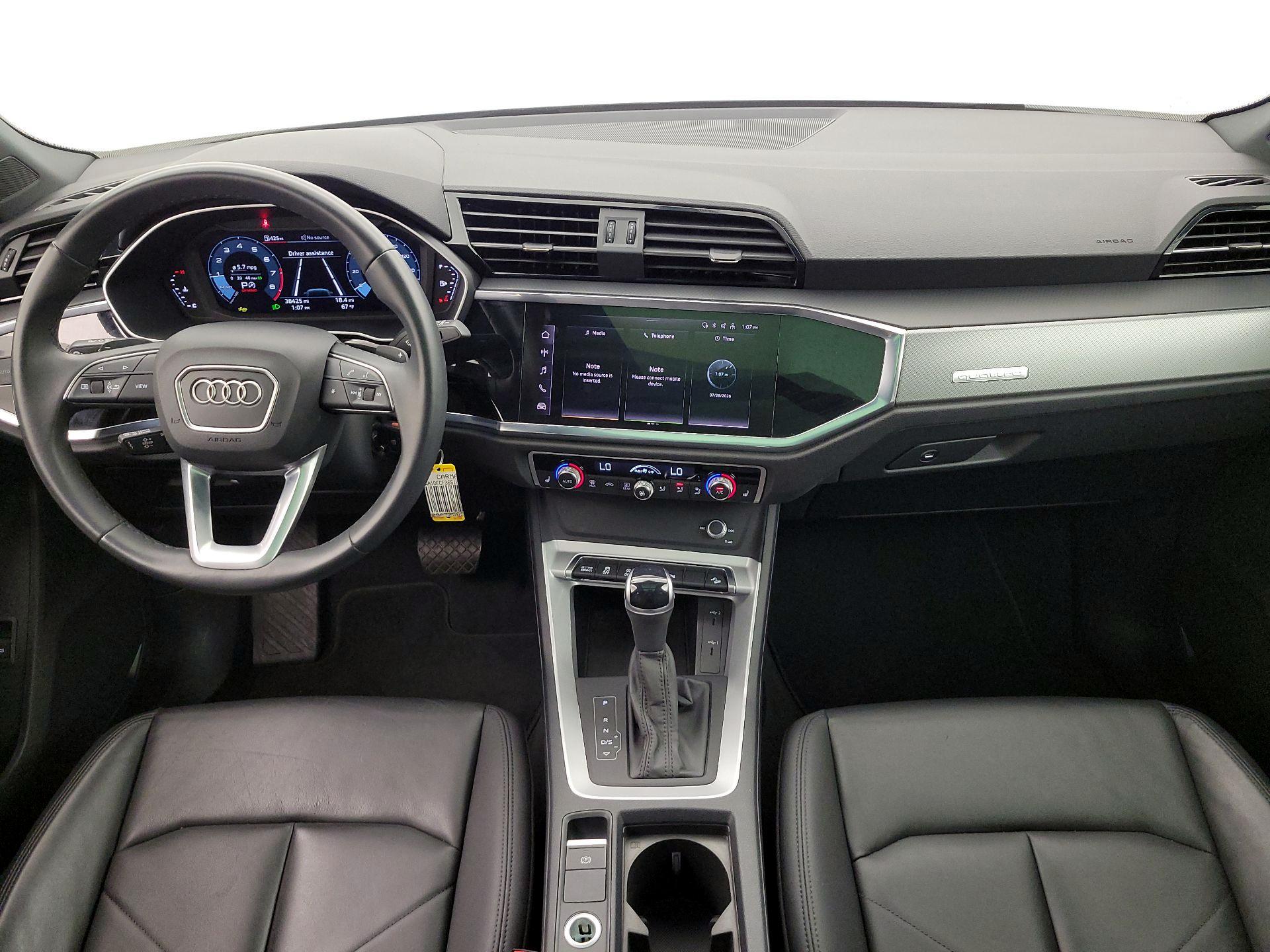Thumbnail: 2025 Audi Q3 - 9