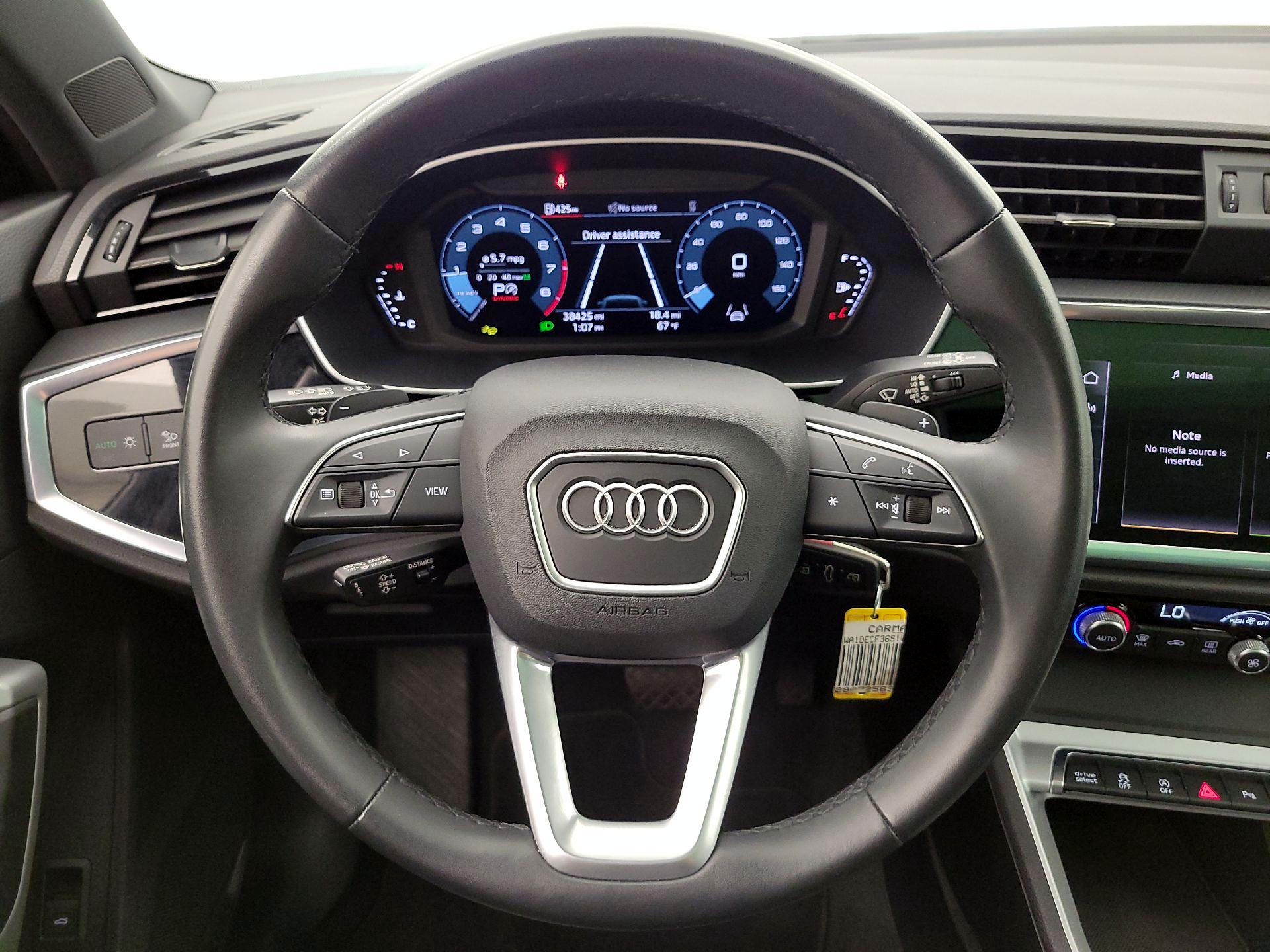 Thumbnail: 2025 Audi Q3 - 10