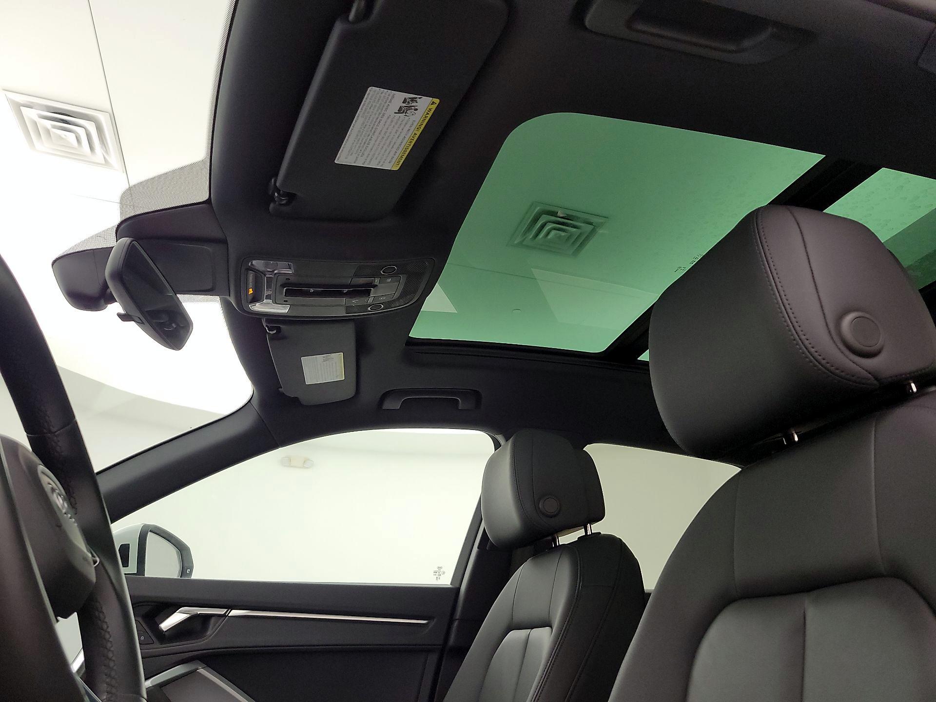 Thumbnail: 2025 Audi Q3 - 19