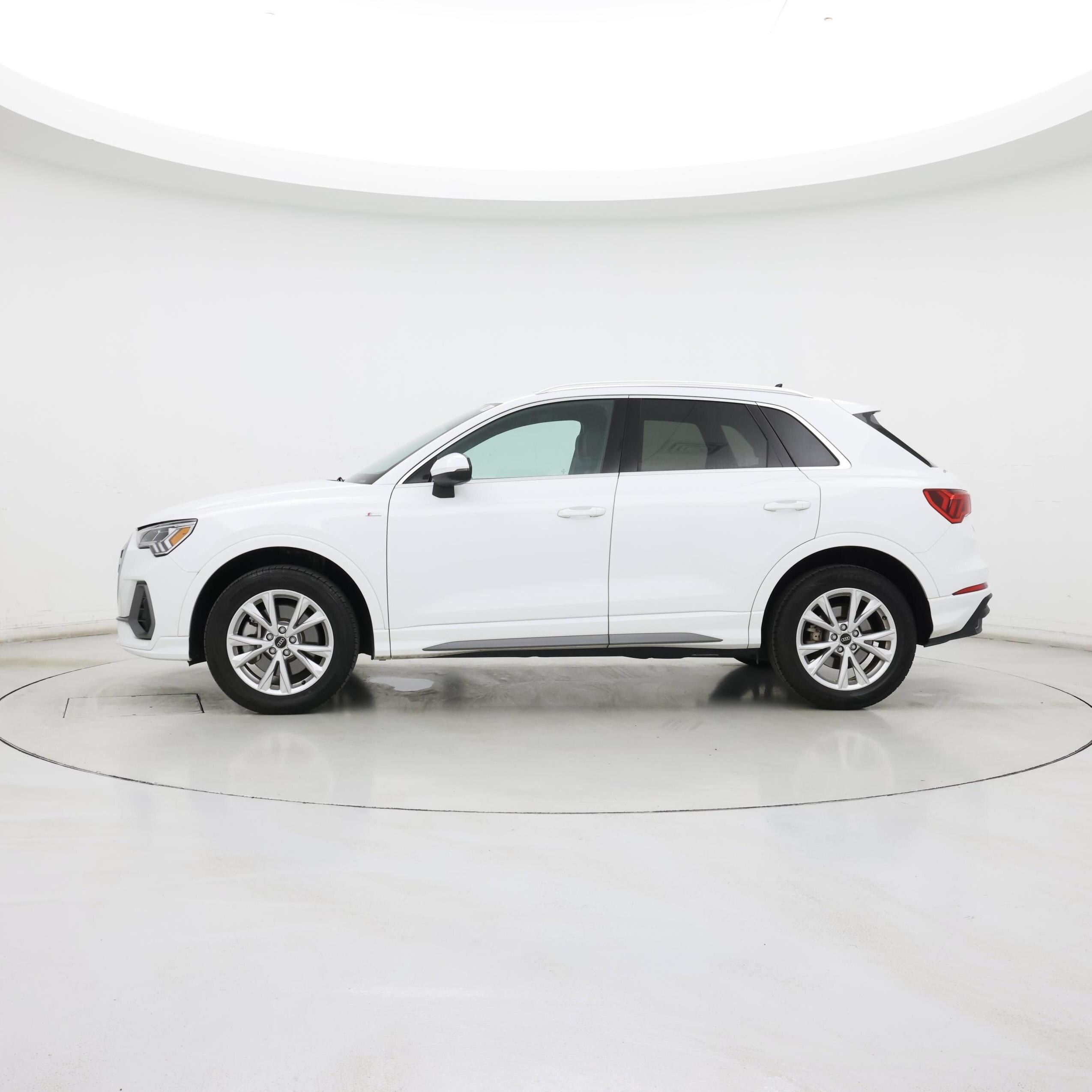 Thumbnail: 2025 Audi Q3 - 3