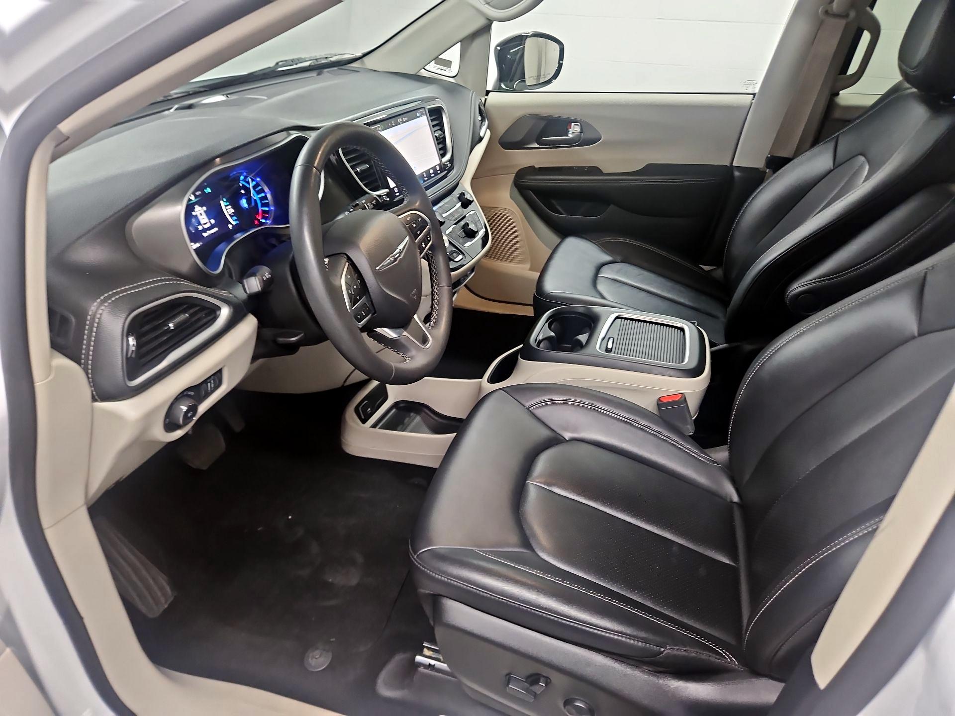 Thumbnail: 2024 Chrysler Pacifica - 11