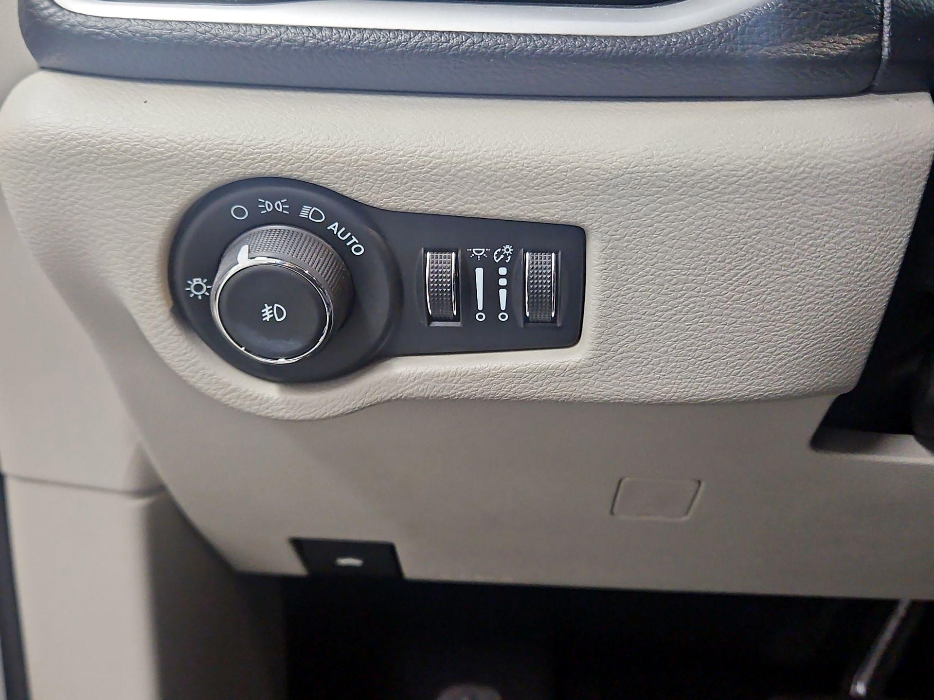 Thumbnail: 2024 Chrysler Pacifica - 13