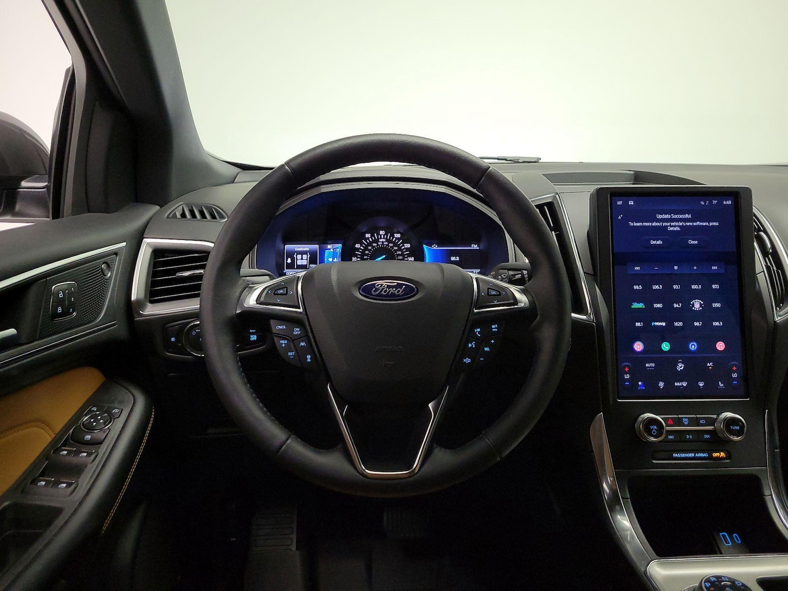 2024 Ford Edge Titanium - Photo 11