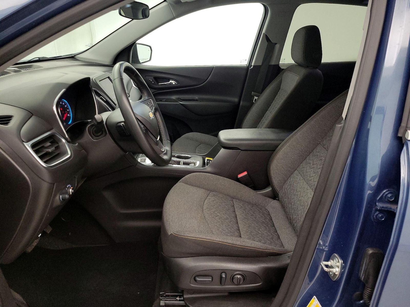 2024 Chevrolet Equinox LT - Photo 12