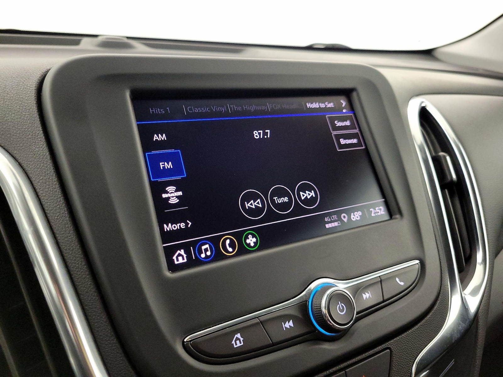 2024 Chevrolet Equinox LT - Photo 16
