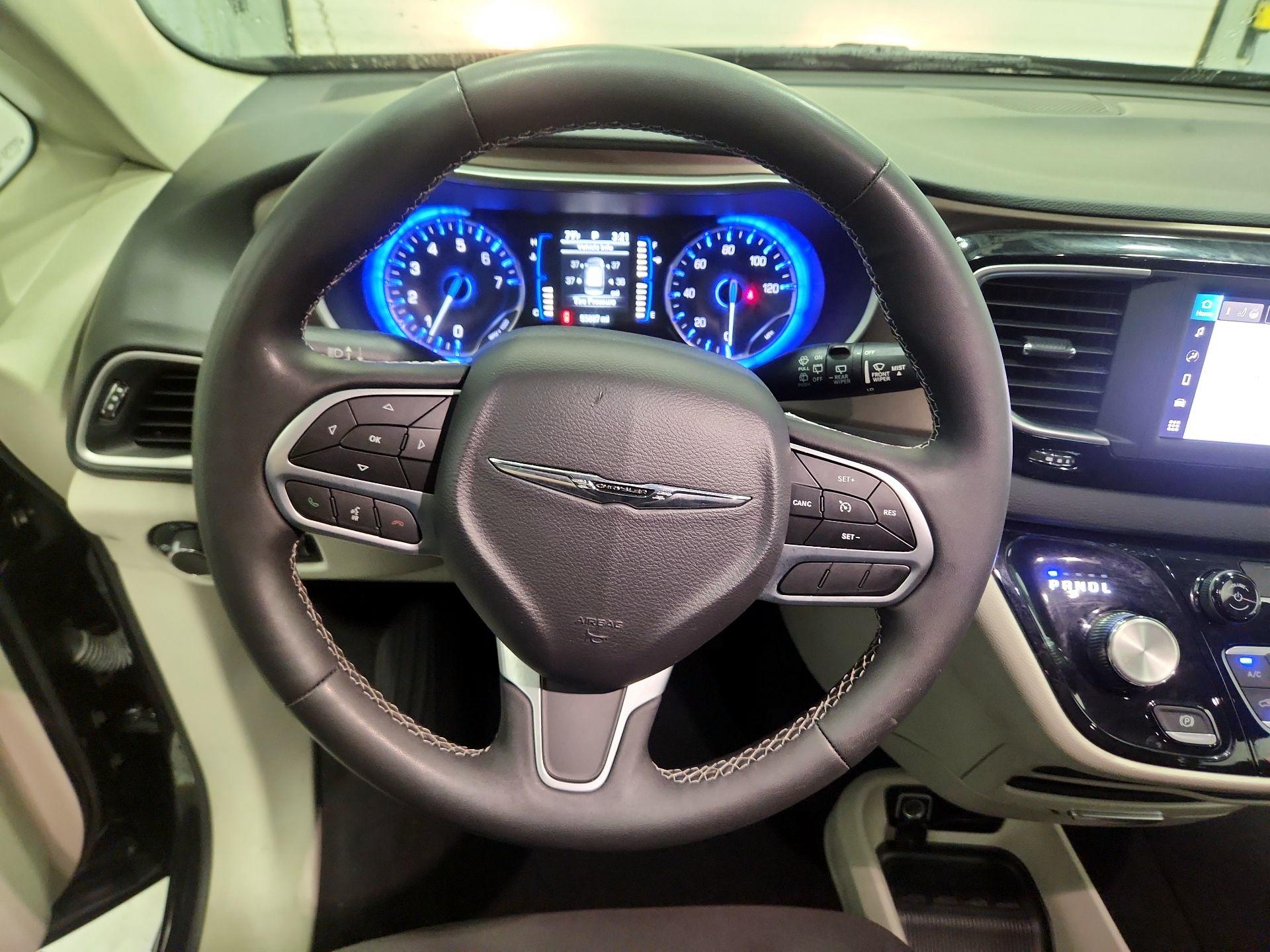 Thumbnail: 2023 Chrysler Voyager - 10