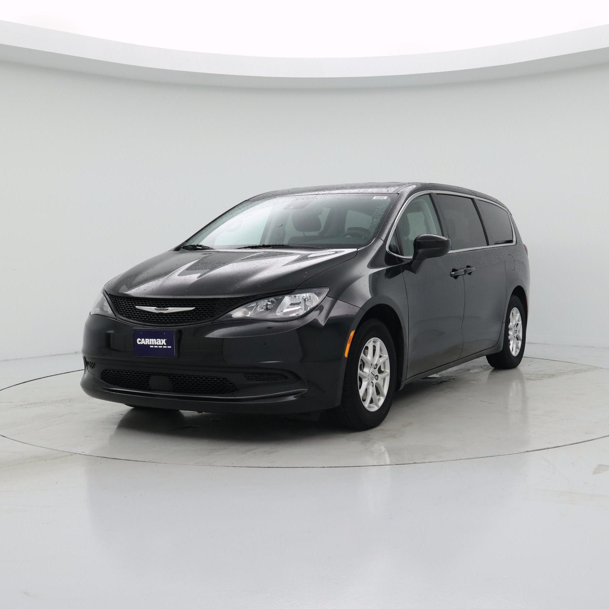 Thumbnail: 2023 Chrysler Voyager - 4