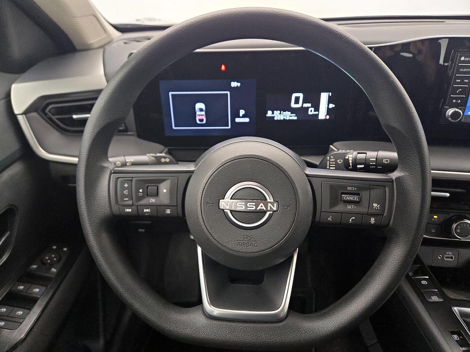 Thumbnail: 2025 Nissan Kicks - 10