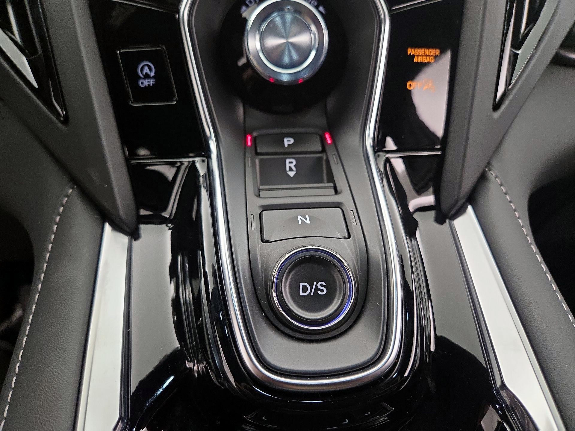Thumbnail: 2025 Acura RDX - 18