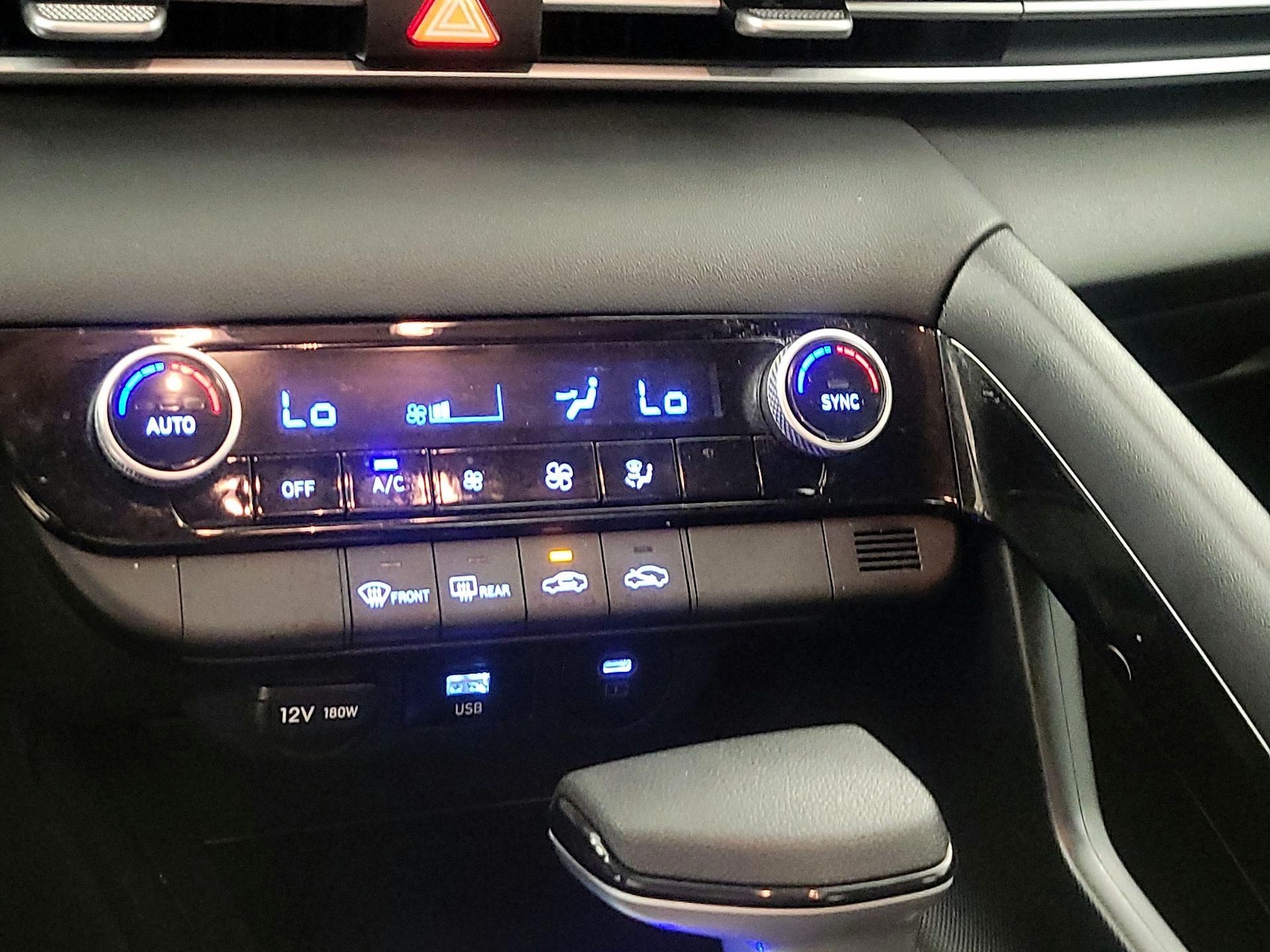 2025 Hyundai Elantra Blue - Photo 17