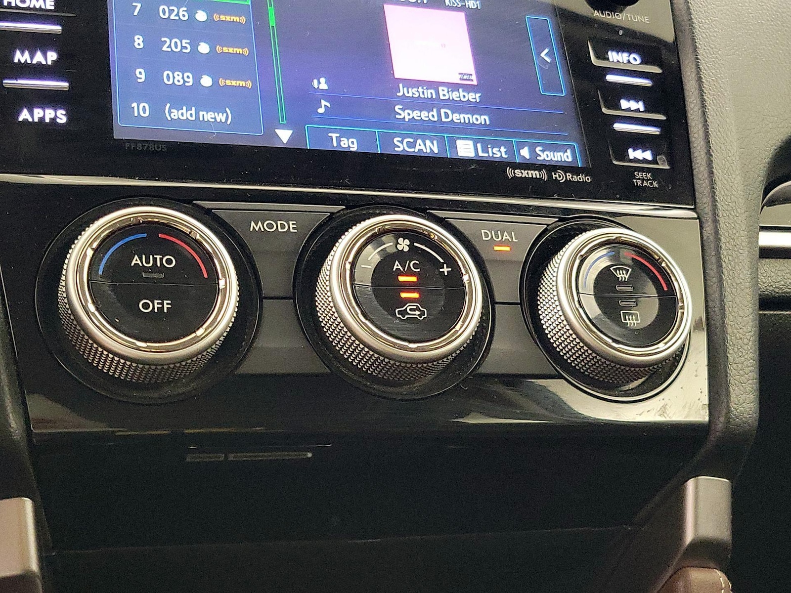 2017 Subaru Forester Touring - Photo 17