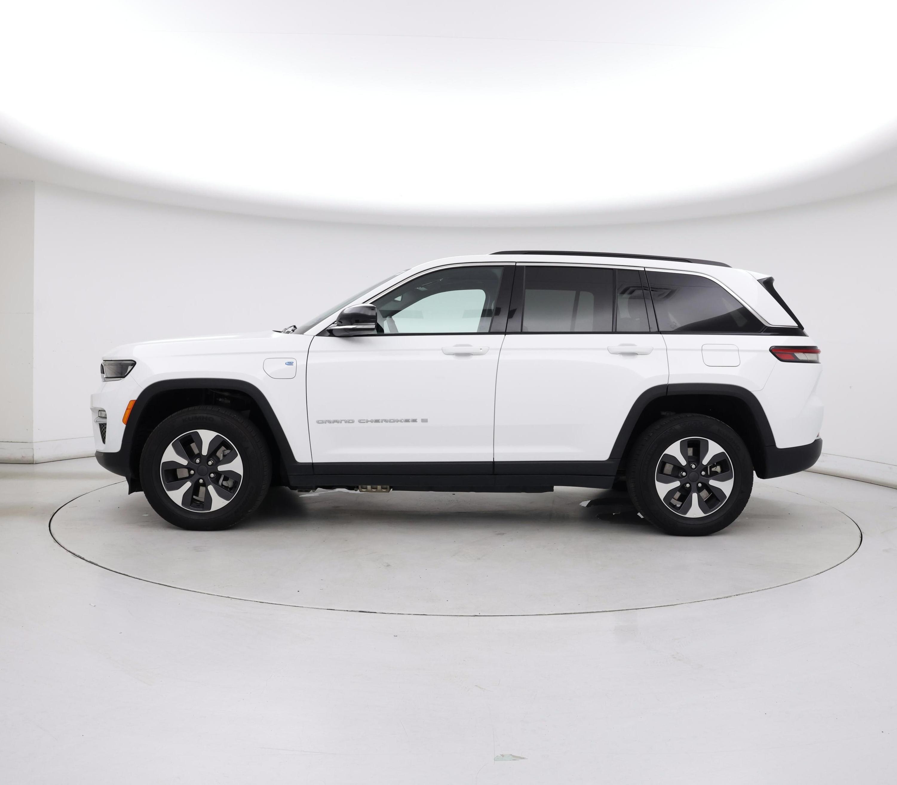 Thumbnail: 2024 Jeep Grand Cherokee - 3