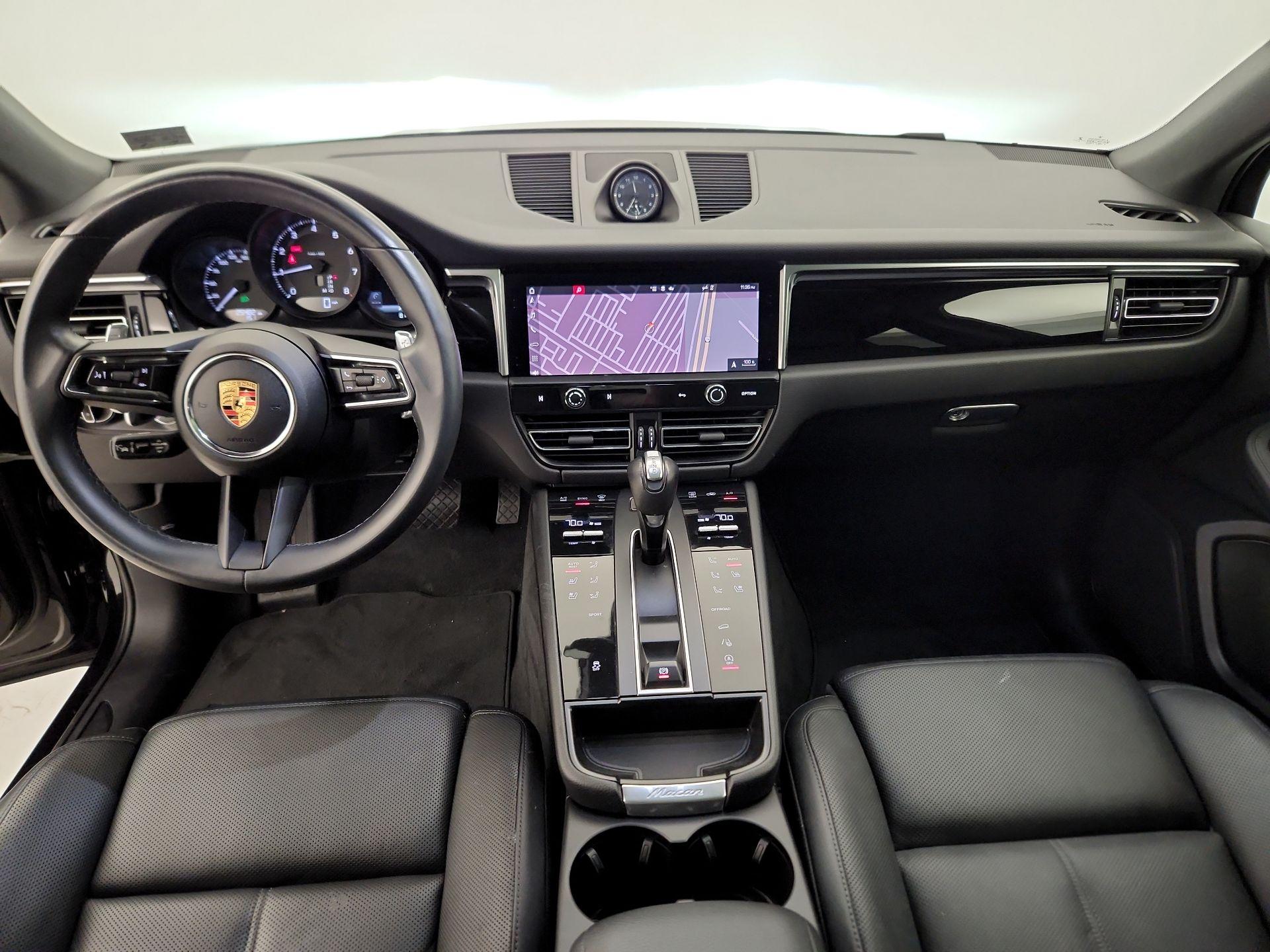 Thumbnail: 2023 Porsche Macan - 9