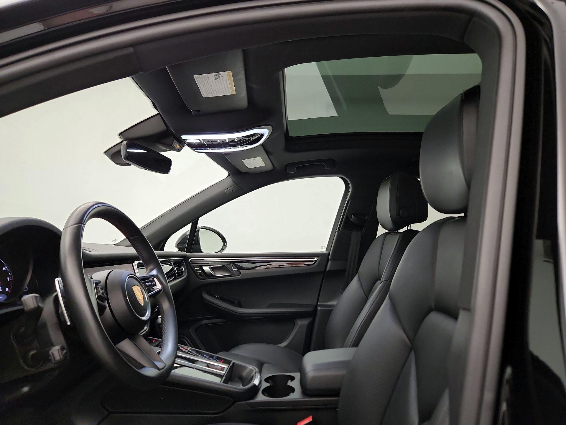 Thumbnail: 2023 Porsche Macan - 20