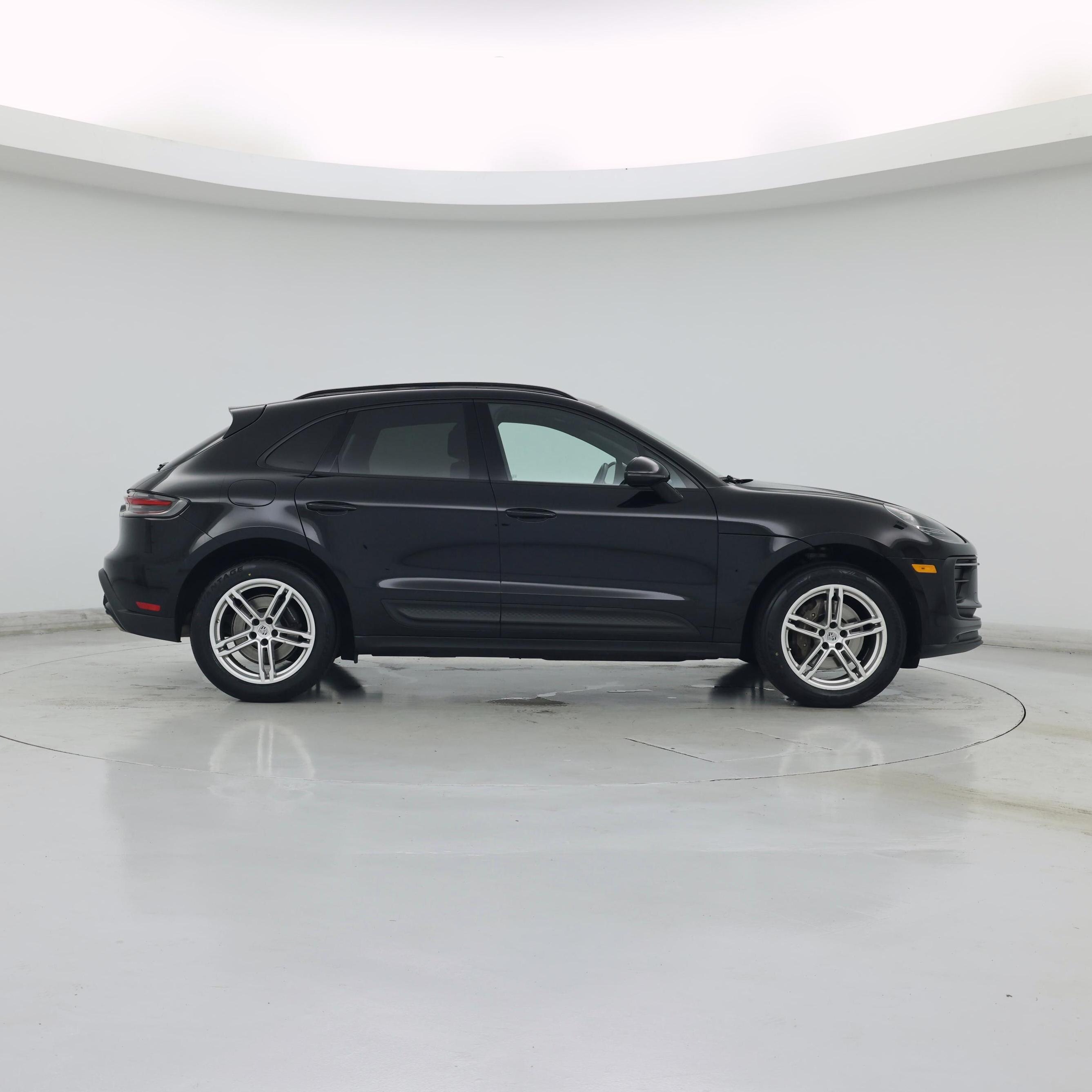 Thumbnail: 2023 Porsche Macan - 7