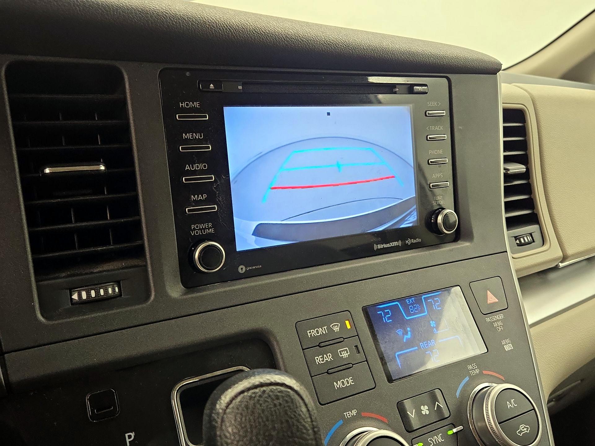 Thumbnail: 2020 Toyota Sienna - 14